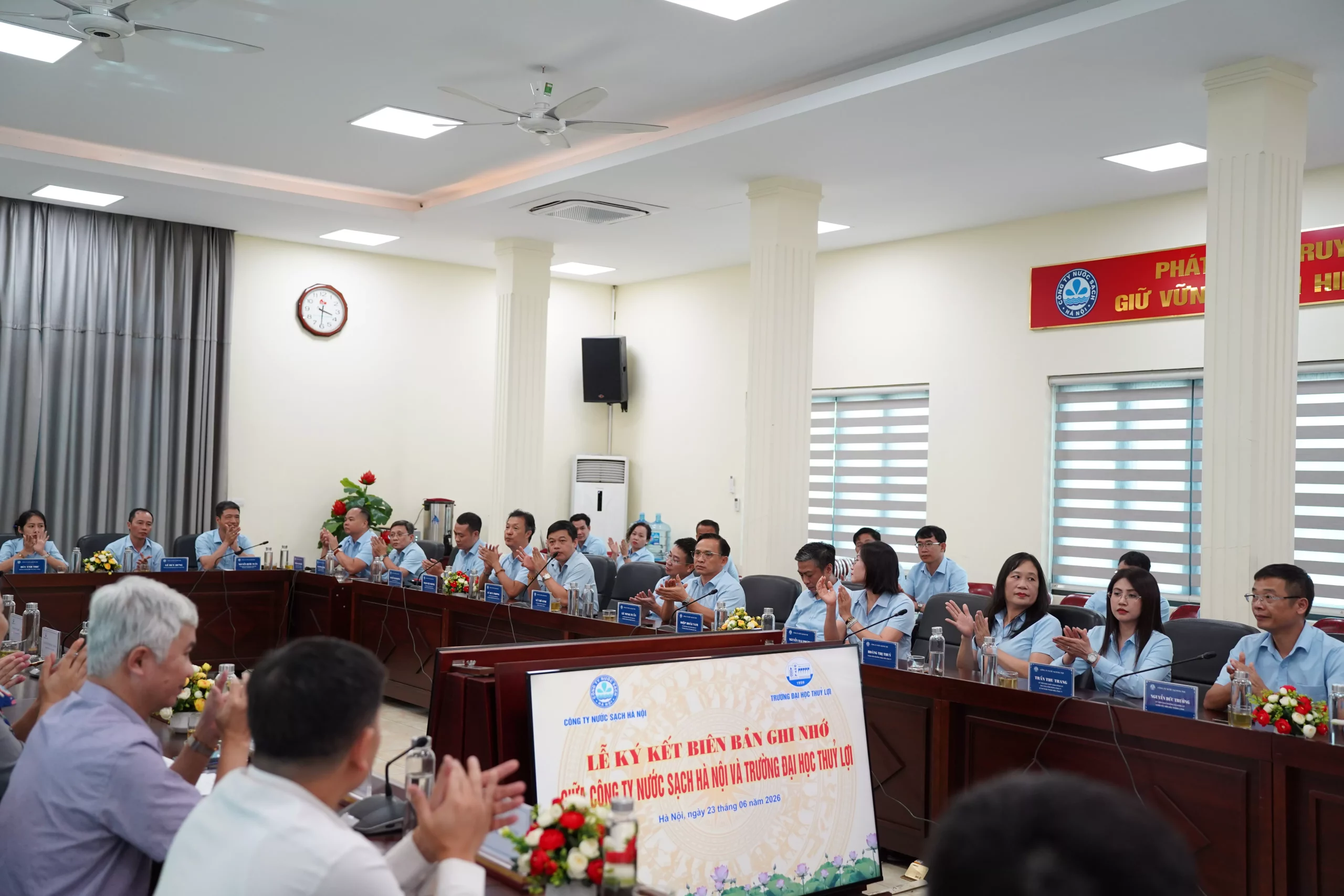 Trường Đại học Thủy lợi và Công ty Nước sạch Hà Nội ký kết hợp tác đào tạo, nghiên cứu và chuyển giao công nghệ