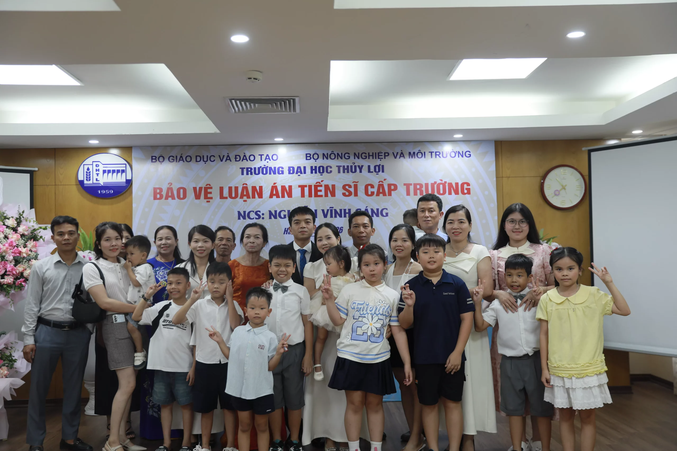 Bảo vệ thành công luận án tiến sĩ về ứng xử chịu xoắn của dầm bê tông cốt thép gia cường bằng FRP kết hợp