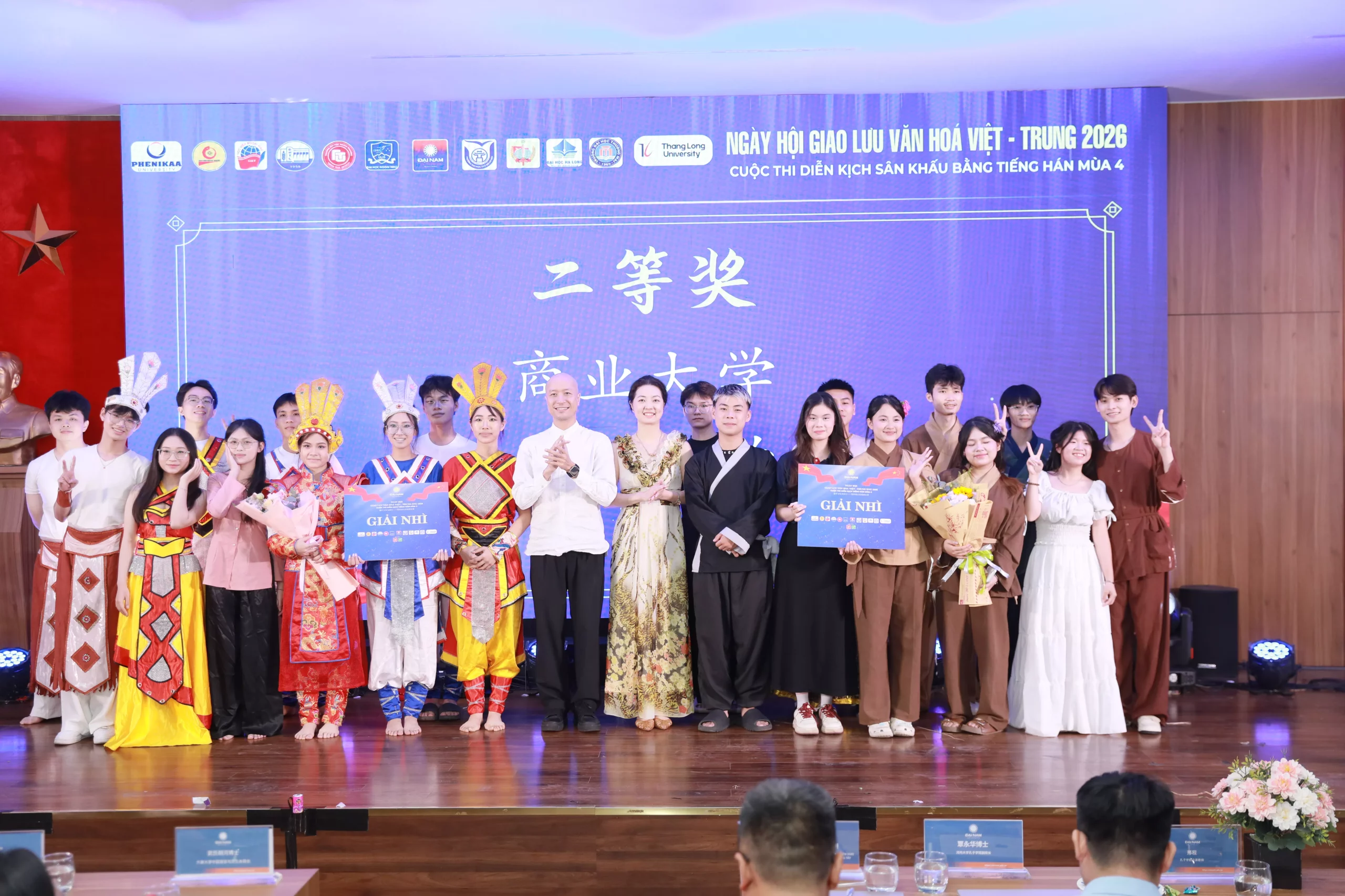 Sinh viên Trường Đại học Thủy lợi xuất sắc giành giải Nhì cuộc thi “Diễn kịch tiếng Hán mùa 4”