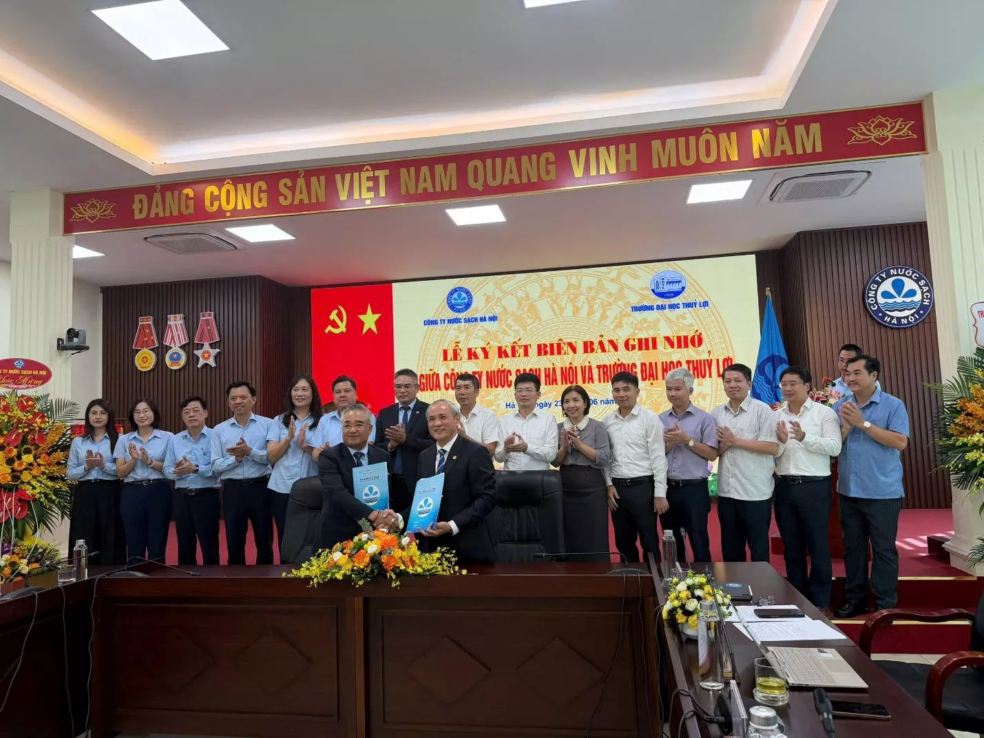 Trường Đại học Thủy lợi và Công ty Nước sạch Hà Nội ký kết hợp tác đào tạo, nghiên cứu và chuyển giao công nghệ