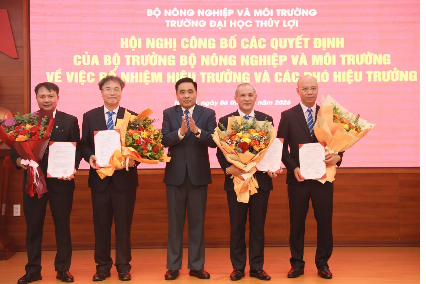 Trường Đại học Thủy lợi công bố quyết định bổ nhiệm Hiệu trưởng và các Phó Hiệu trưởng