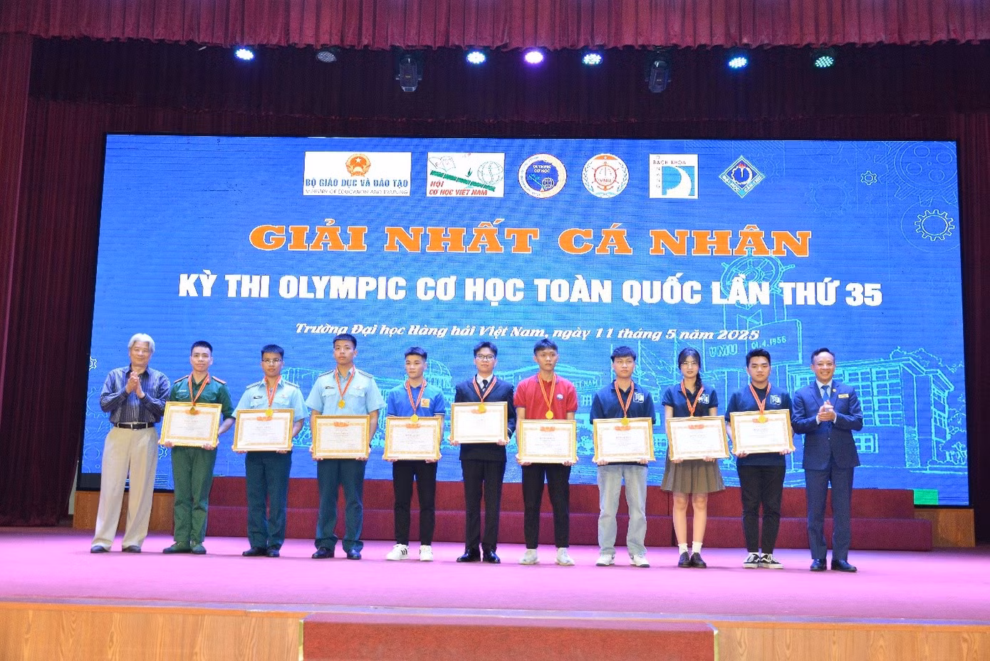 Nguyễn Quốc Trường – Hành trình vượt giới hạn bản thân đến hai lần giành Huy chương Vàng Olympic Cơ học toàn quốc
