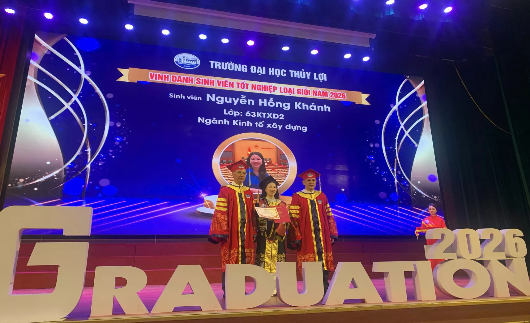 Nữ sinh xinh xắn giỏi toàn khóa, học trước chương trình Thạc sĩ khi đang học đại học, là “hiện tượng” ở ĐH Thủy lợi