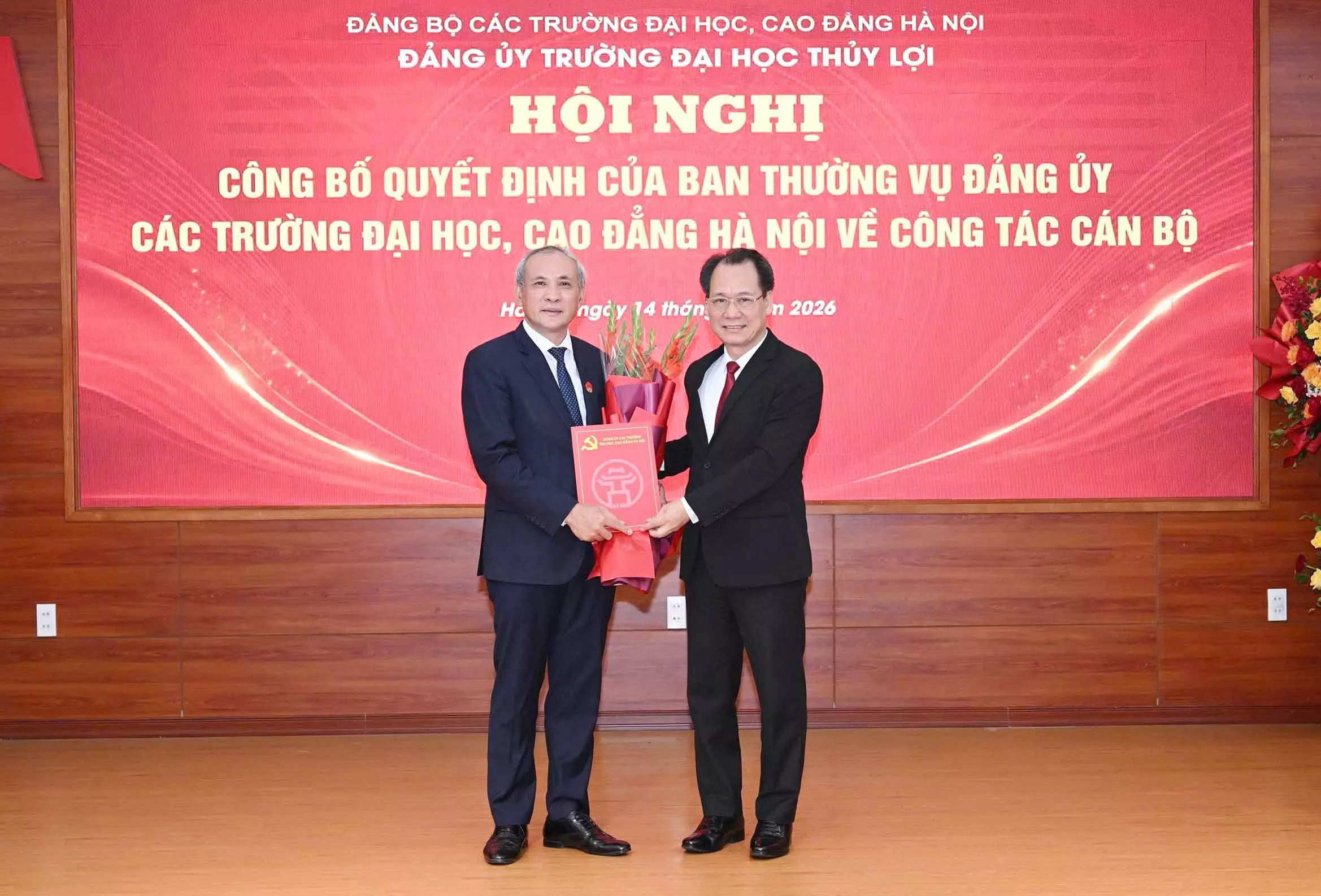 Hội nghị công bố Quyết định của Ban thường vụ Đảng ủy các trường Đại học, Cao đẳng Hà Nội về công tác cán bộ