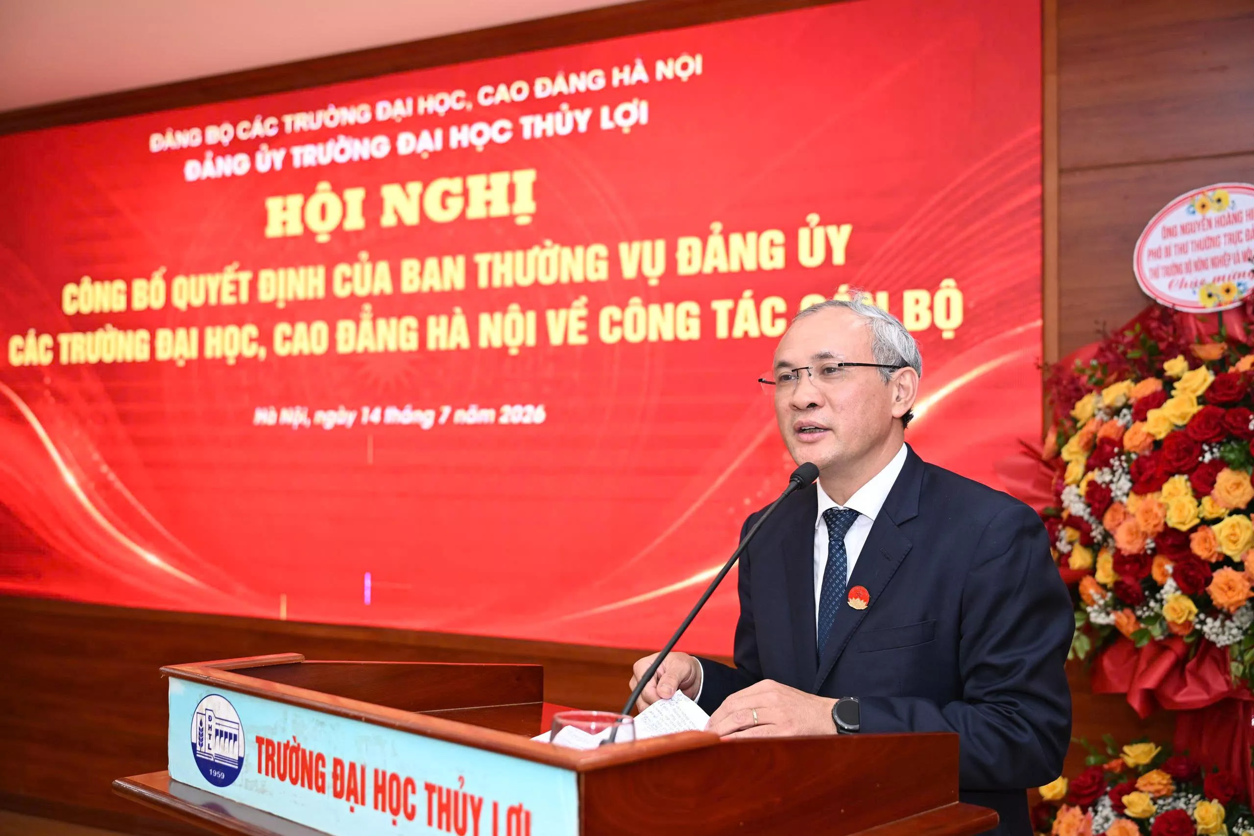 Hội nghị công bố Quyết định của Ban thường vụ Đảng ủy các trường Đại học, Cao đẳng Hà Nội về công tác cán bộ