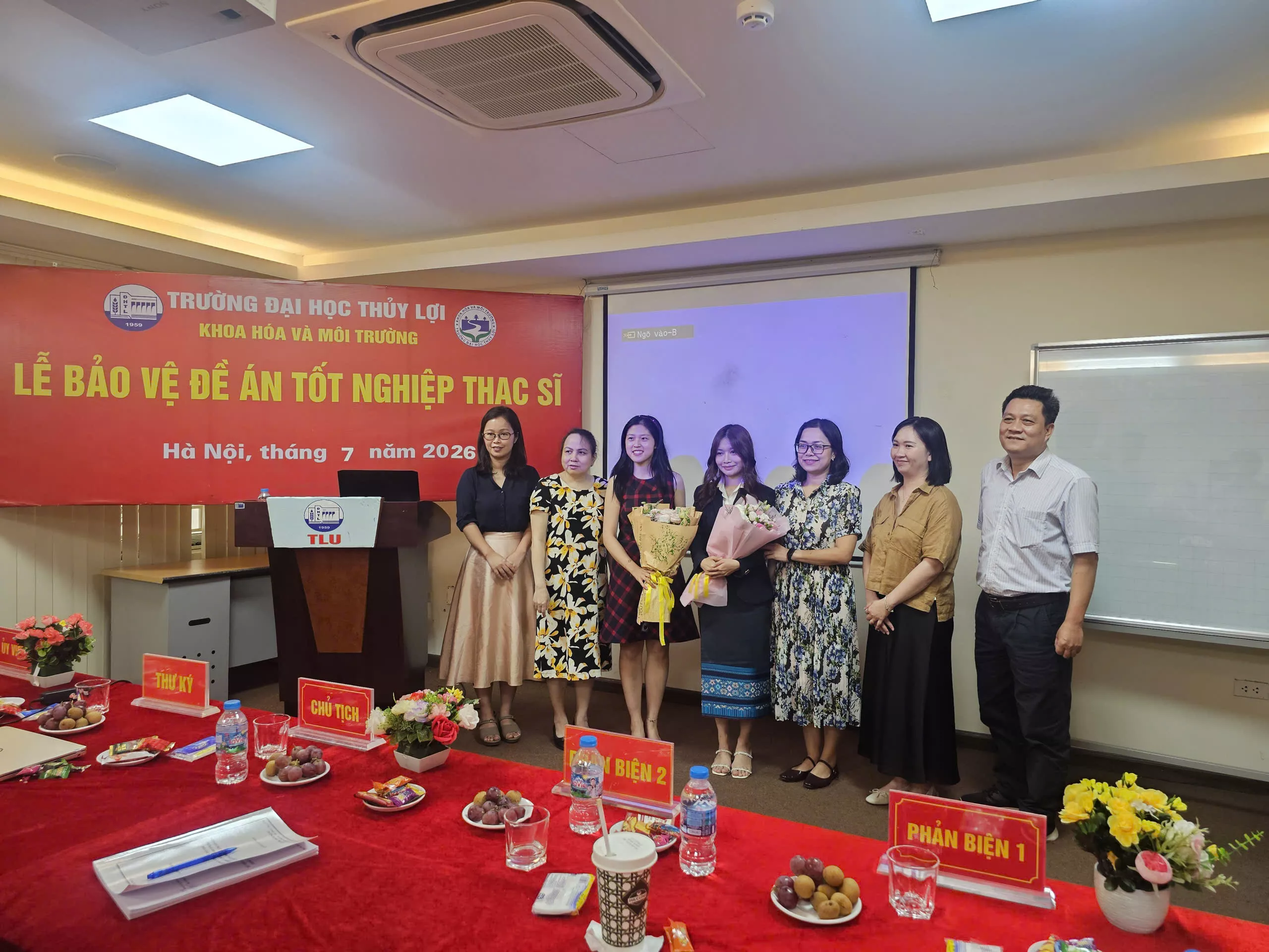 Lưu học sinh Lào bảo vệ thành công Đề án tốt nghiệp thạc sĩ tại Trường Đại học Thủy lợi