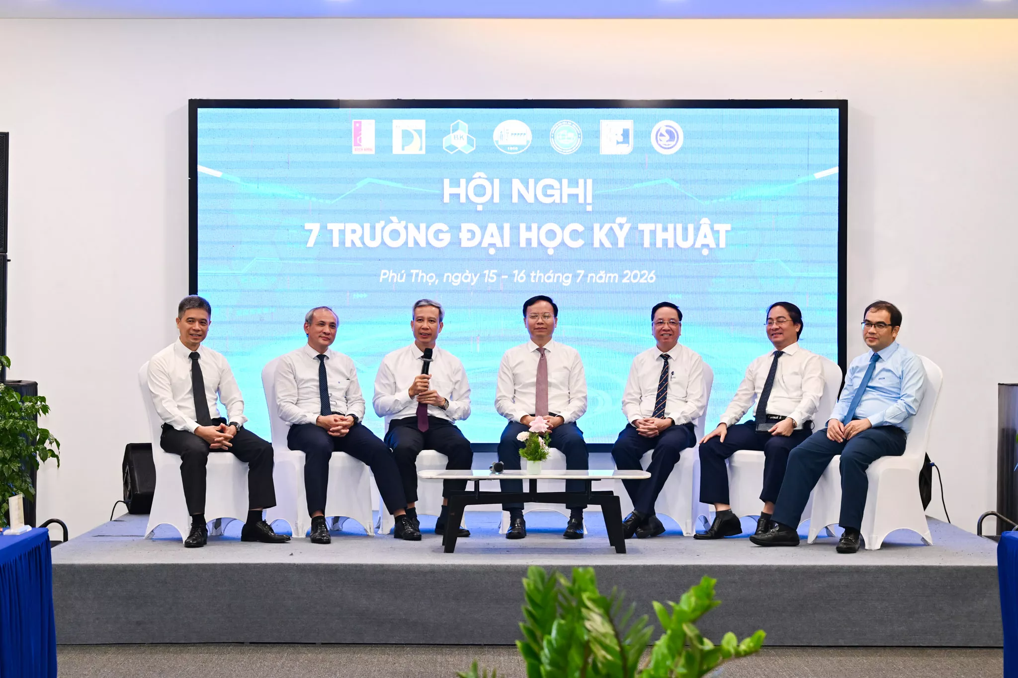 Trường Đại học Thủy lợi tham dự Hội nghị 7 trường đại học Kỹ thuật