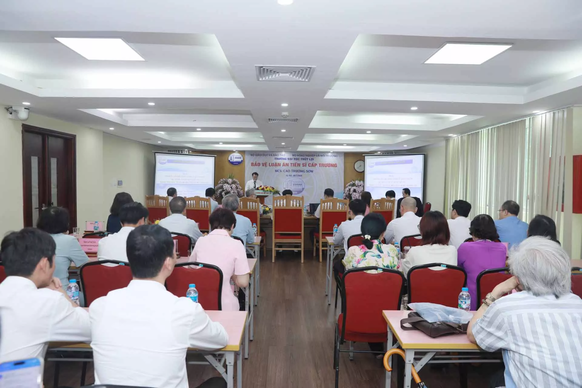 Trường Đại học Thủy lợi tổ chức bảo vệ Luận án tiến sĩ cấp Trường cho nghiên cứu sinh Cao Trường Sơn