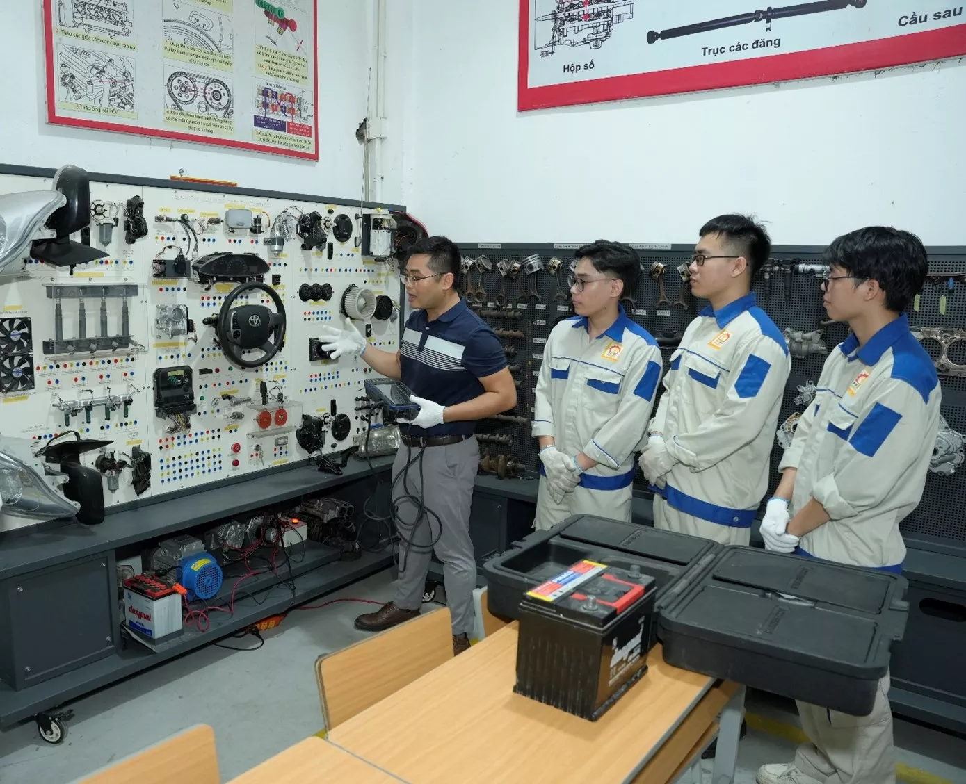 Đón đầu kỷ nguyên xe điện: Cơ hội rộng mở cho ngành Kỹ thuật xe năng lượng mới thông minh