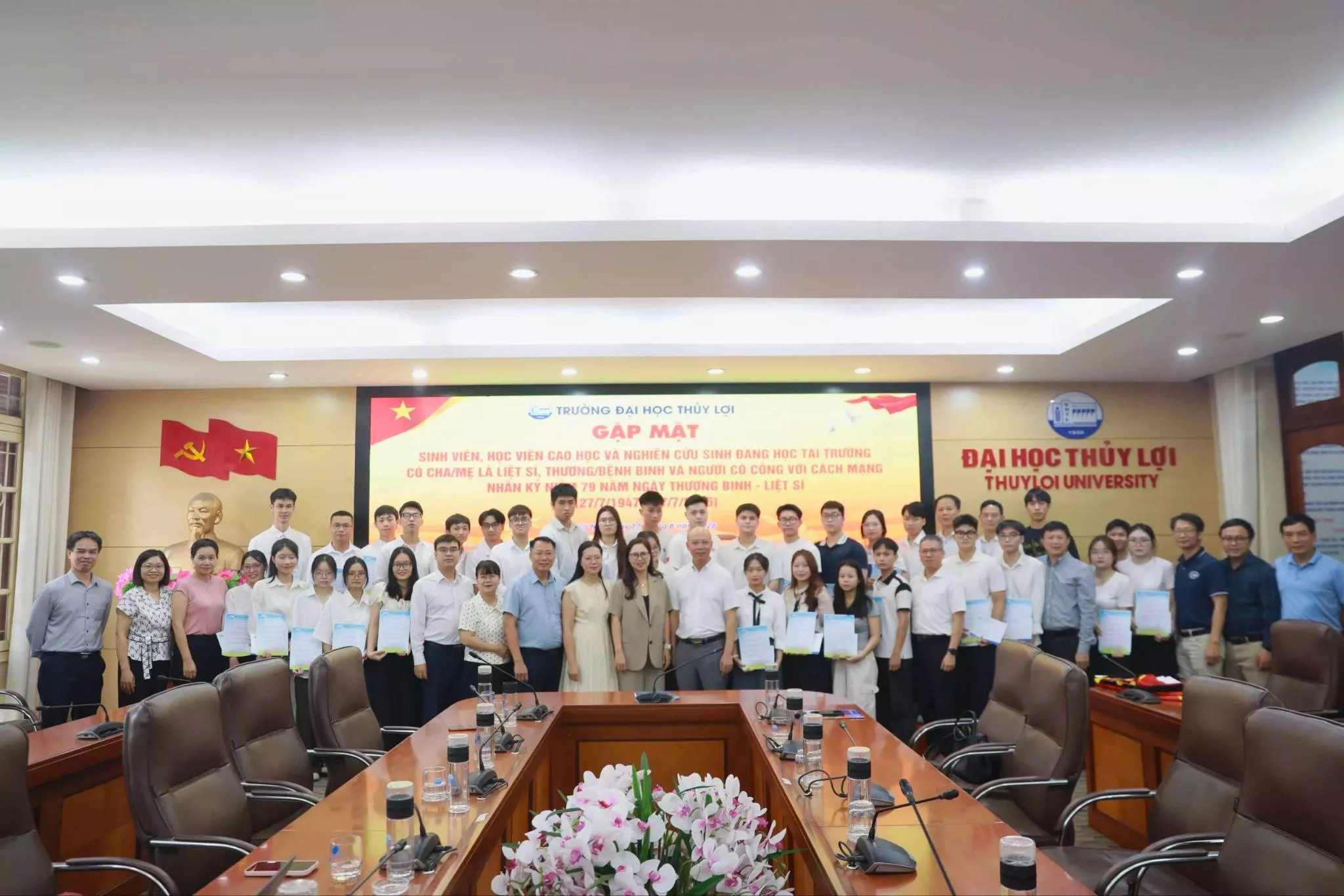 Hành trình tri ân từ mái trường đến những miền đất thiêng 