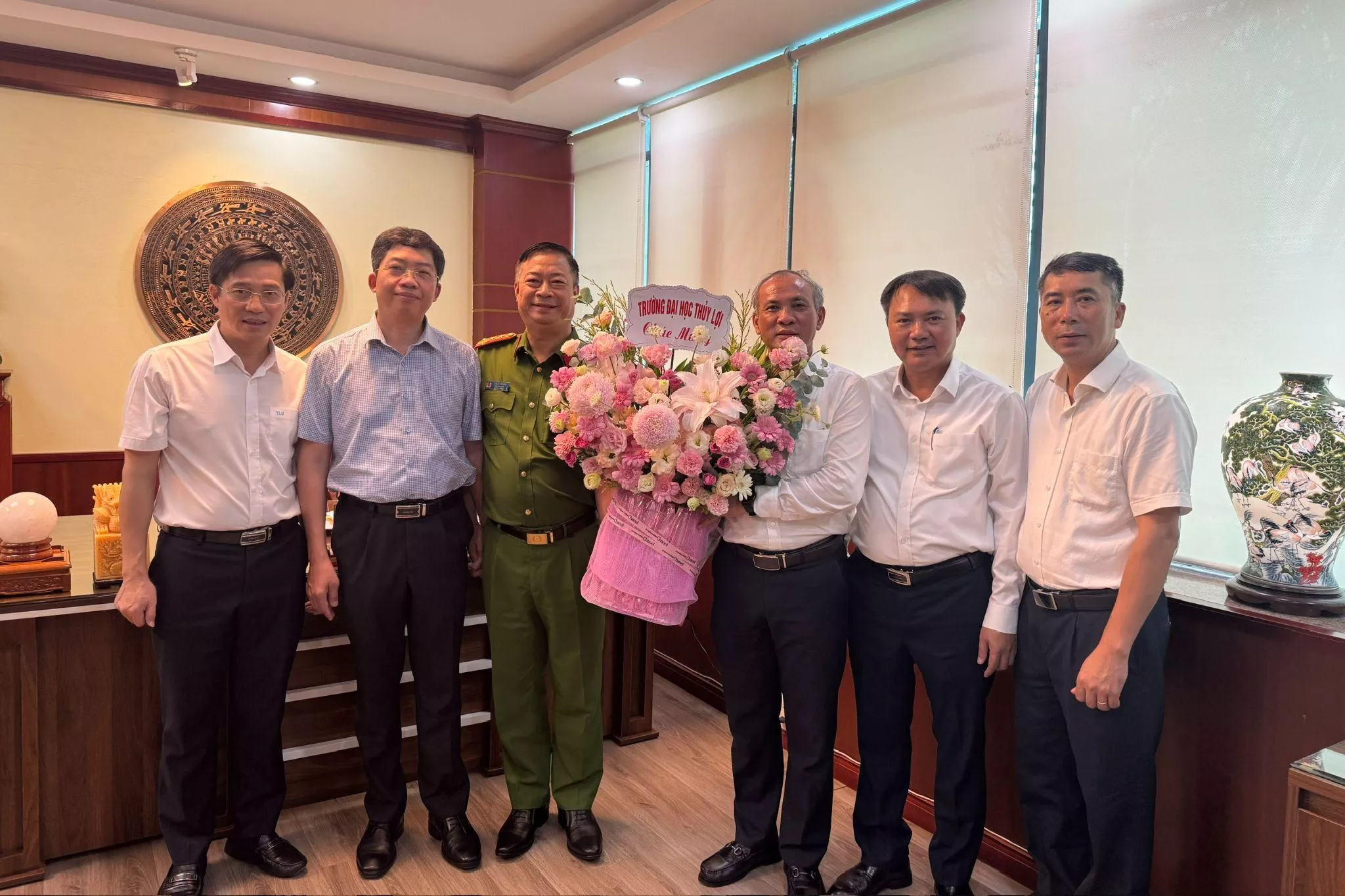 Trường Đại học Thủy lợi tăng cường kết nối mạng lưới cựu sinh viên tại Điện Biên