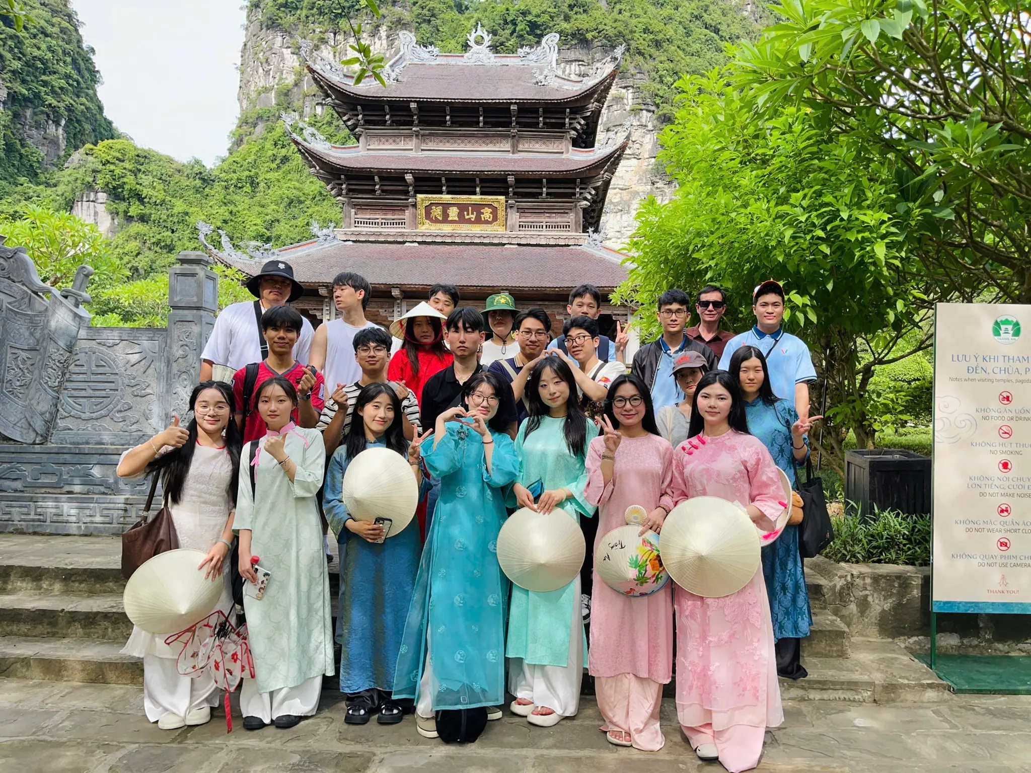 Sinh viên Đại học Chosun trải nghiệm học tập và thực hành Công nghệ sinh học tại Trường Đại học Thủy lợi