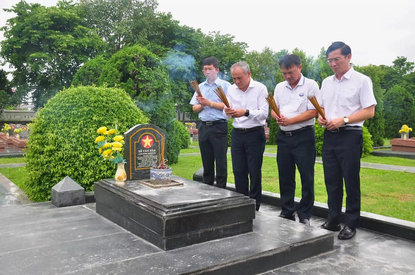 Hành trình tri ân từ mái trường đến những miền đất thiêng 