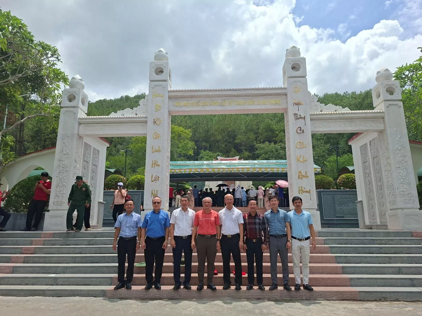 Hành trình tri ân từ mái trường đến những miền đất thiêng 