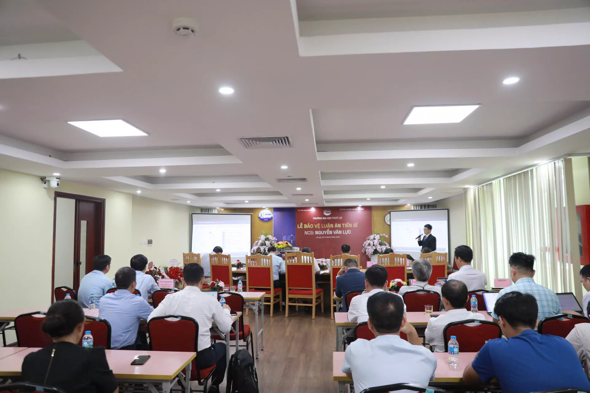 Nghiên cứu cơ chế diễn biến hình thái bờ biển răng cưa theo mùa tại bãi biển Mỹ Khê