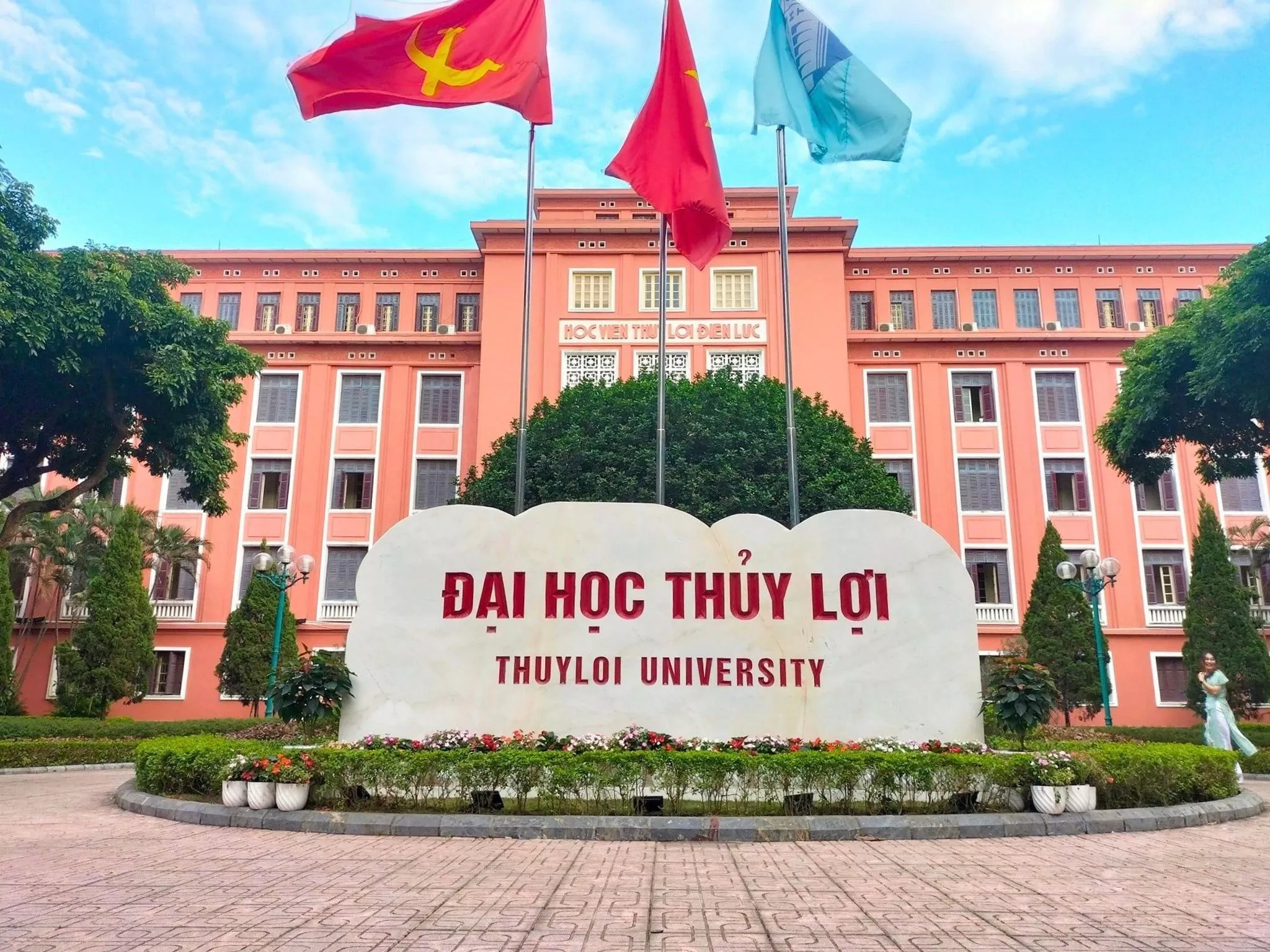 Từ hôm nay (17/8), tân sinh viên K68 bắt đầu khai hồ sơ nhập học trực tuyến