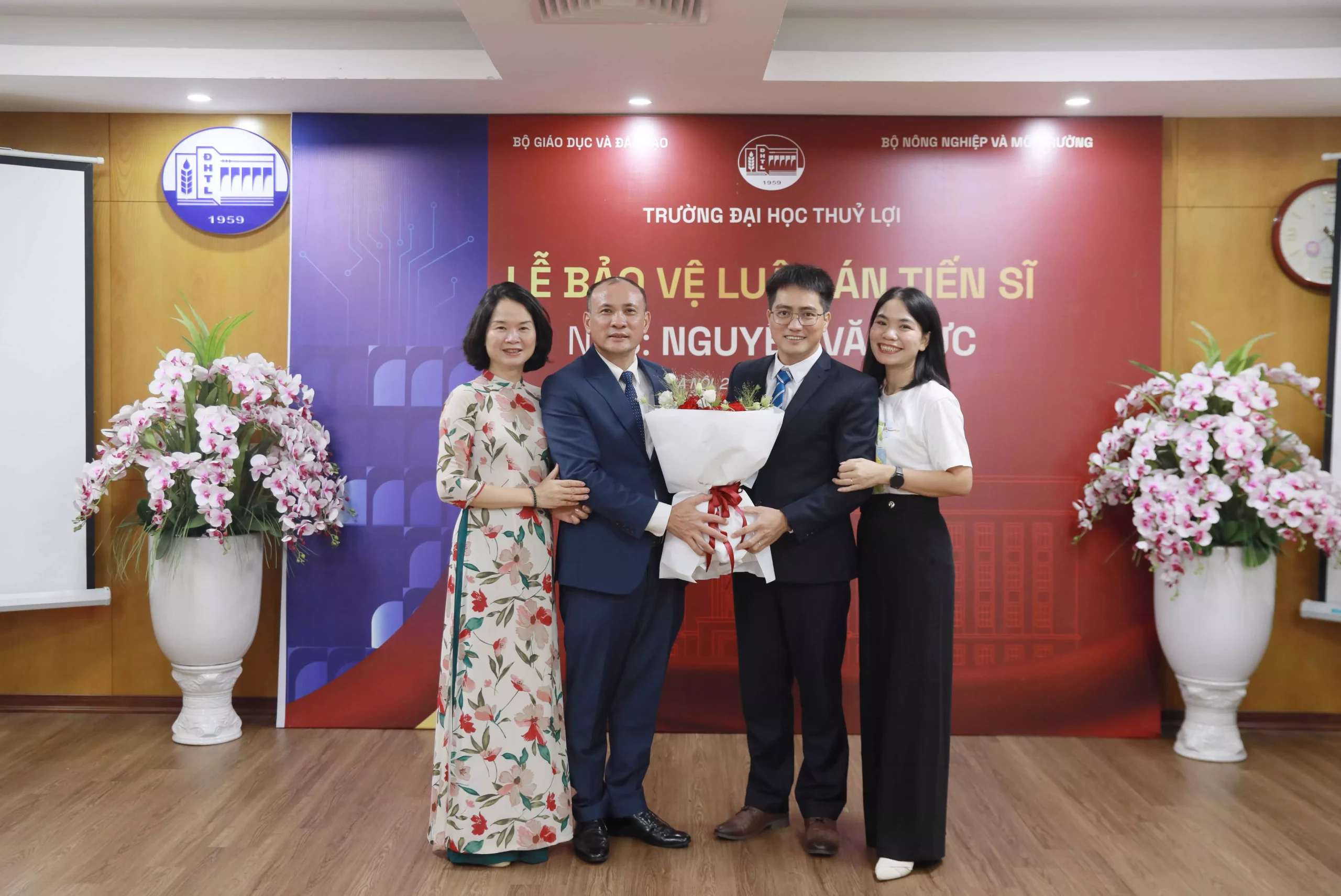 Nghiên cứu cơ chế diễn biến hình thái bờ biển răng cưa theo mùa tại bãi biển Mỹ Khê