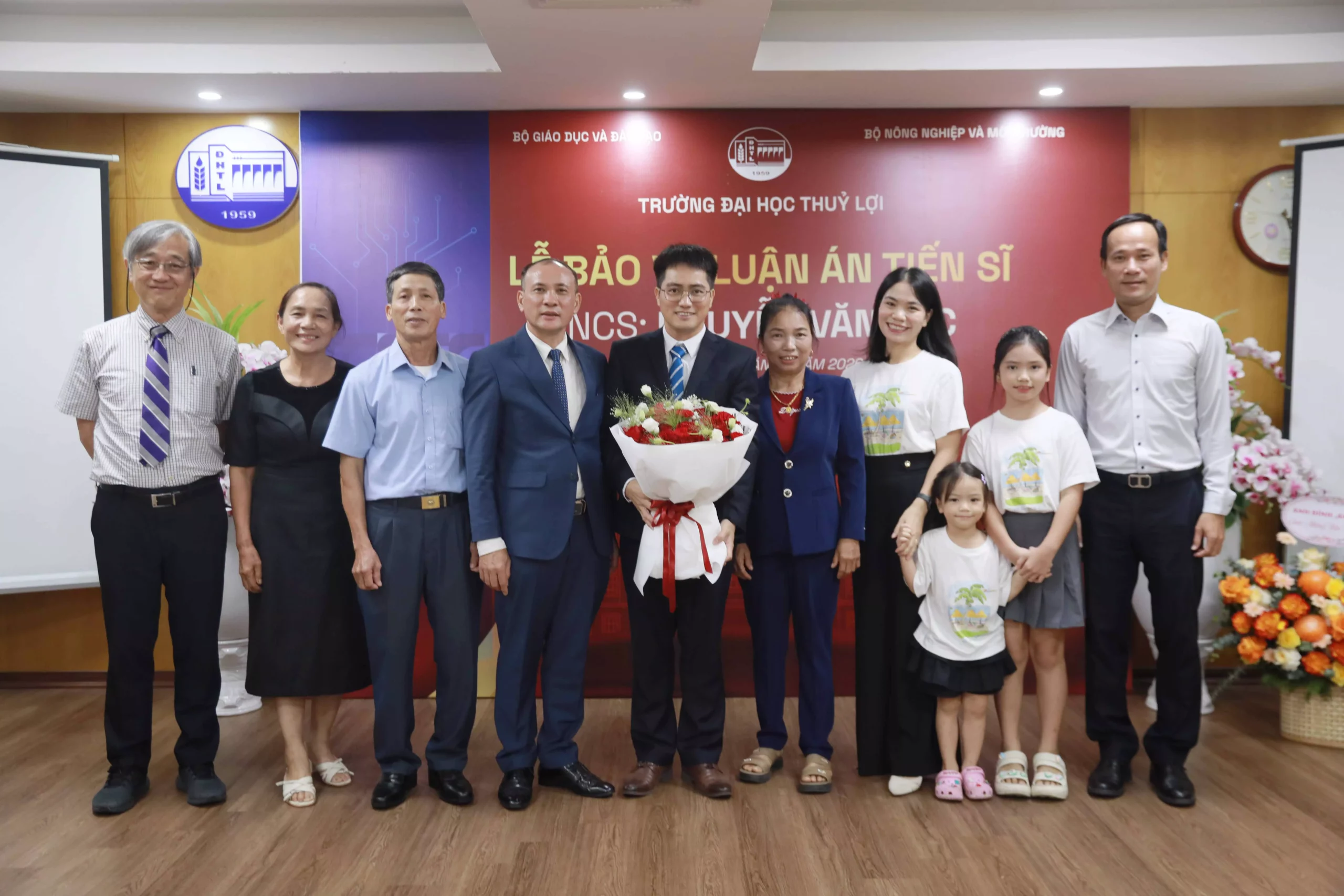 Nghiên cứu cơ chế diễn biến hình thái bờ biển răng cưa theo mùa tại bãi biển Mỹ Khê