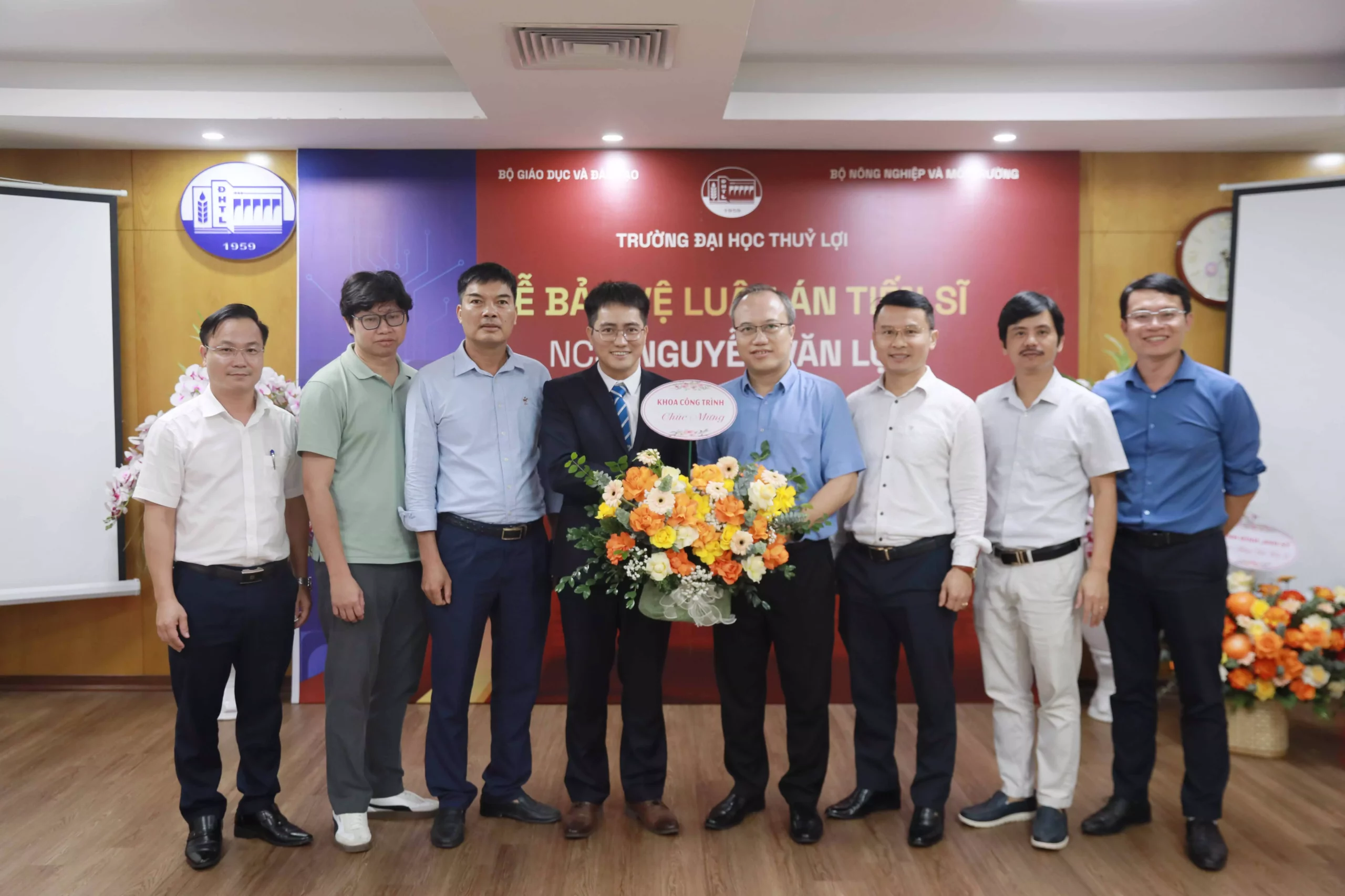 Nghiên cứu cơ chế diễn biến hình thái bờ biển răng cưa theo mùa tại bãi biển Mỹ Khê