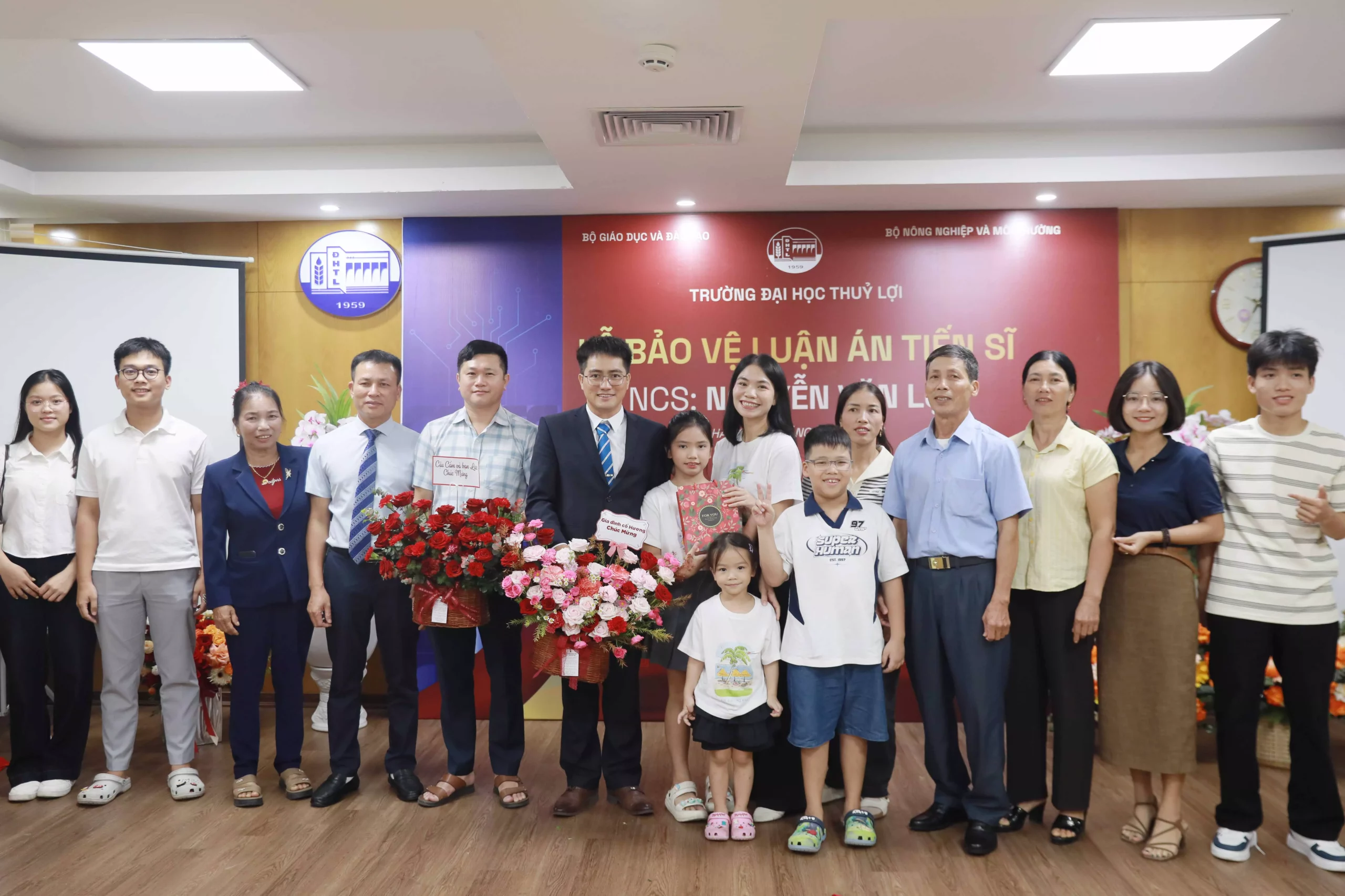 Nghiên cứu cơ chế diễn biến hình thái bờ biển răng cưa theo mùa tại bãi biển Mỹ Khê