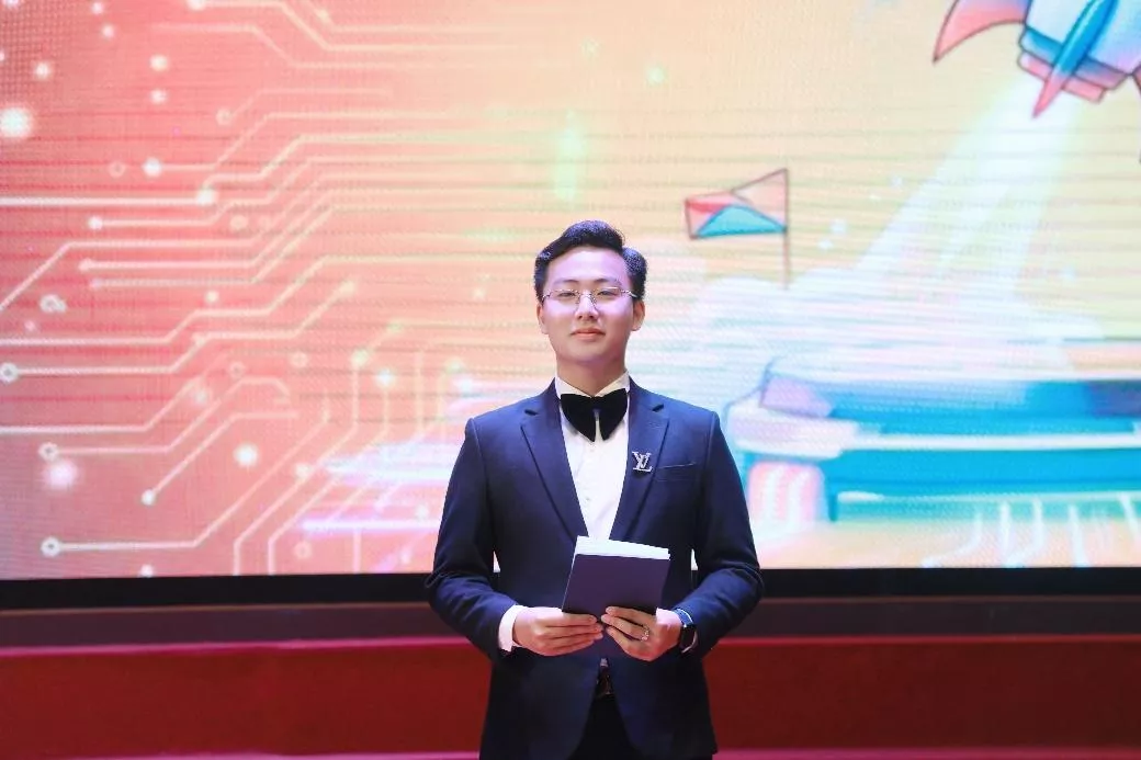 Chân dung nam sinh học giỏi, đa tài, nổi tiếng ở Trường Đại học Thủy lợi được kết nạp Đảng