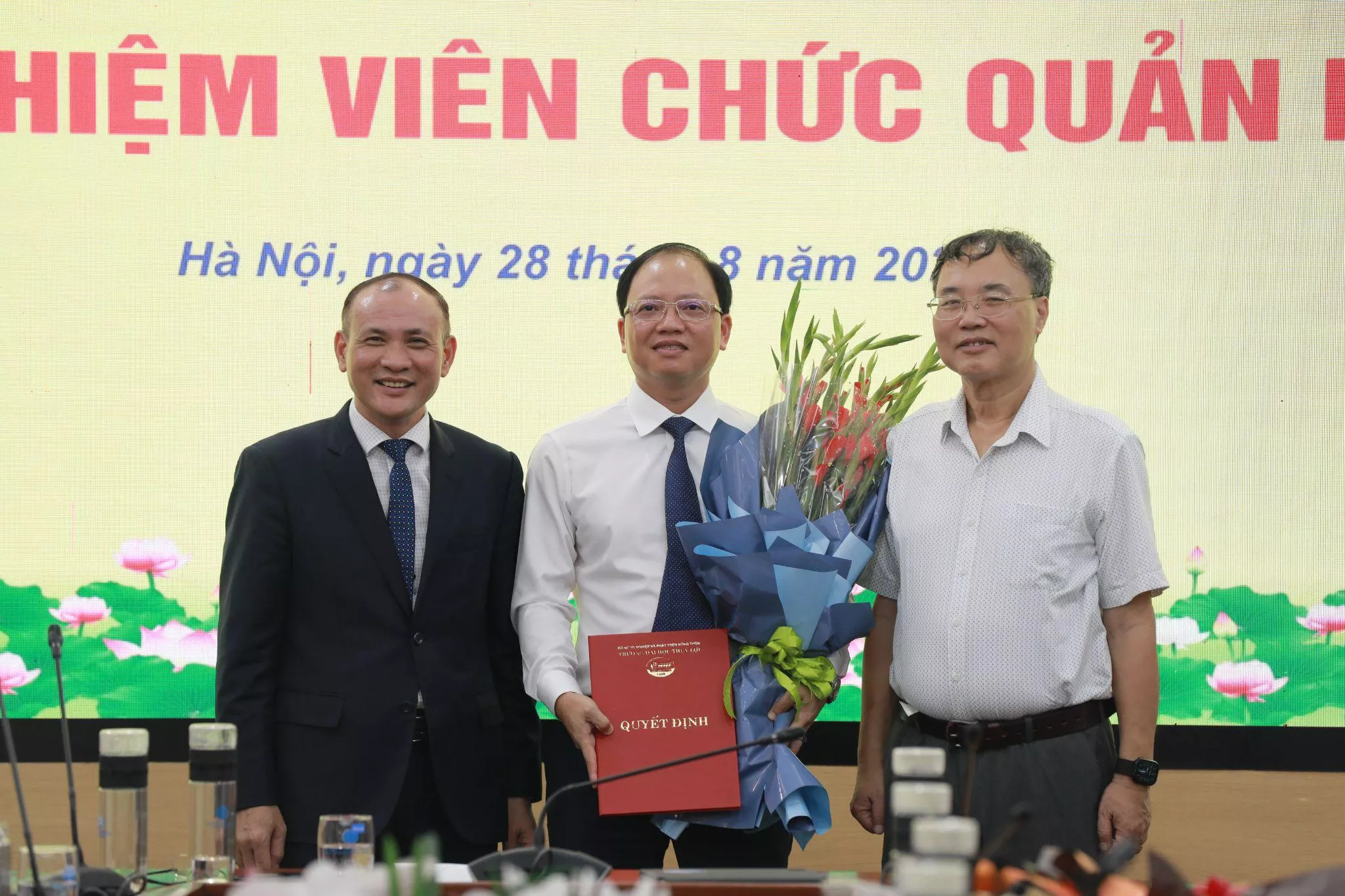 Trường Đại học Thủy lợi công bố các Quyết định bổ nhiệm viên chức quản lý