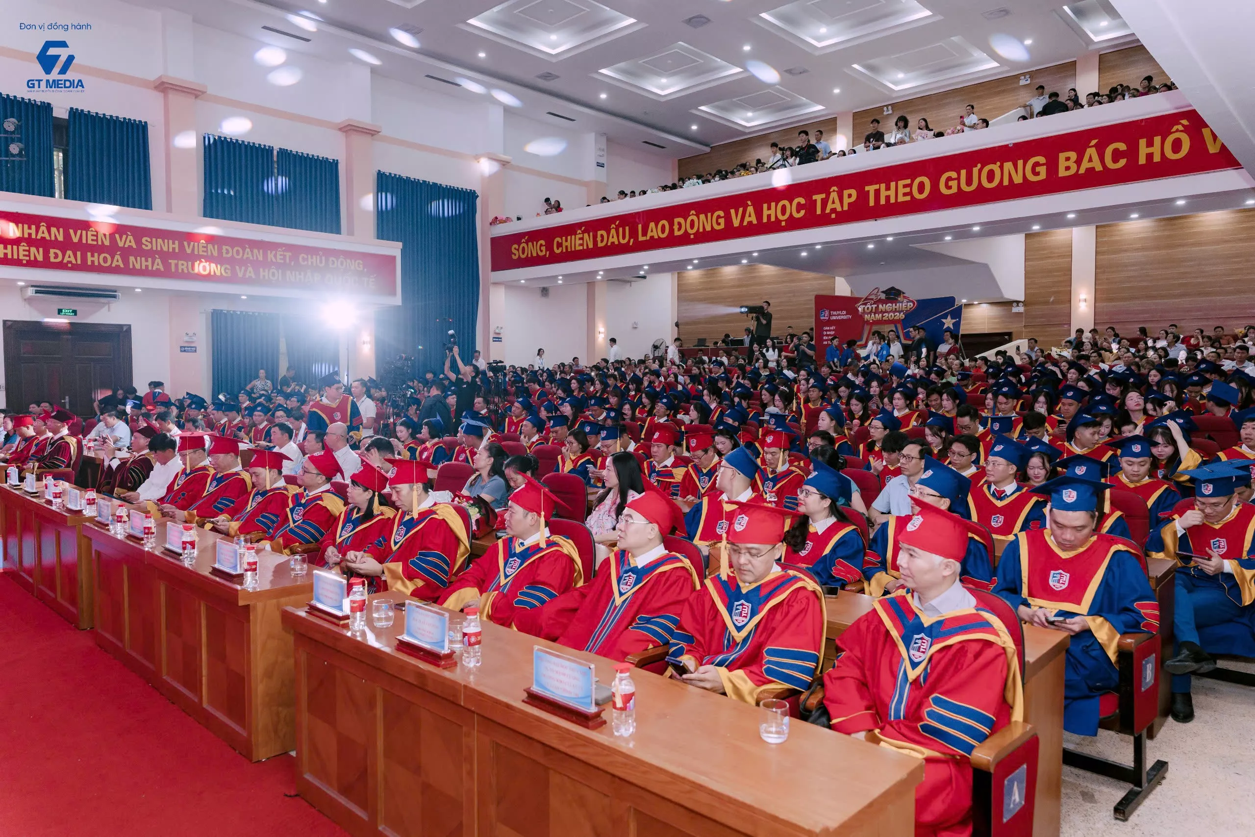 Trường Đại học Thủy lợi trao bằng tốt nghiệp cho hơn 2.700 tân khoa