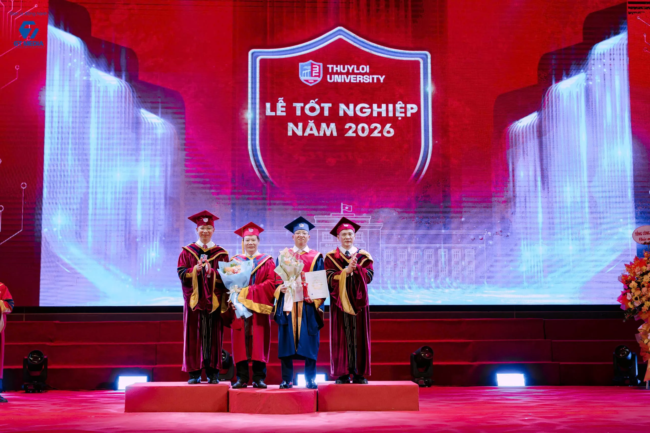 Trường Đại học Thủy lợi trao bằng tốt nghiệp cho hơn 2.700 tân khoa