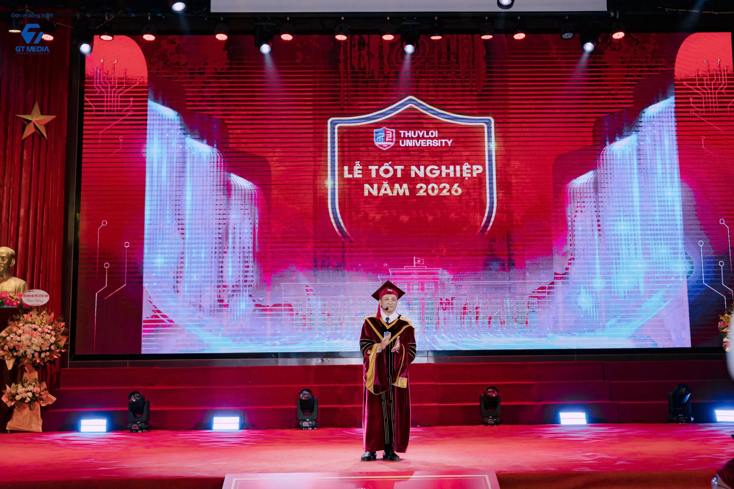 Trường Đại học Thủy lợi trao bằng tốt nghiệp cho hơn 2.700 tân khoa