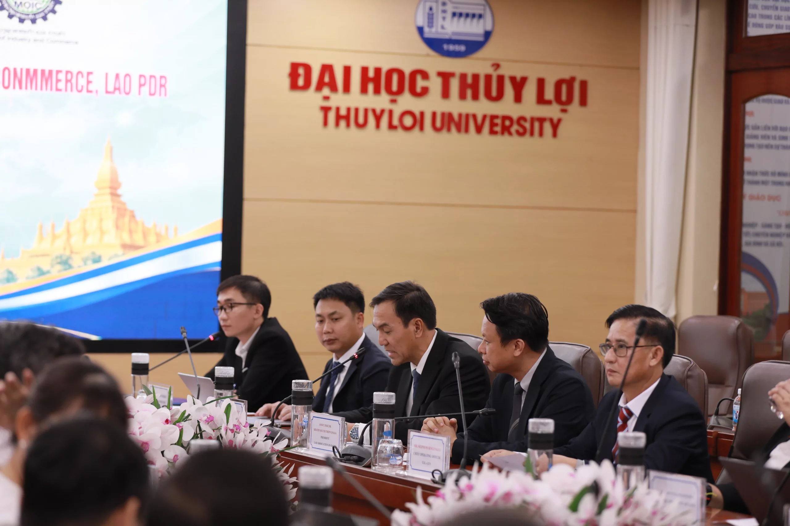 Trường Đại học Thủy lợi thúc đẩy hợp tác đào tạo và trao đổi khoa học công nghệ với đoàn Bộ Công thương CHDCND Lào