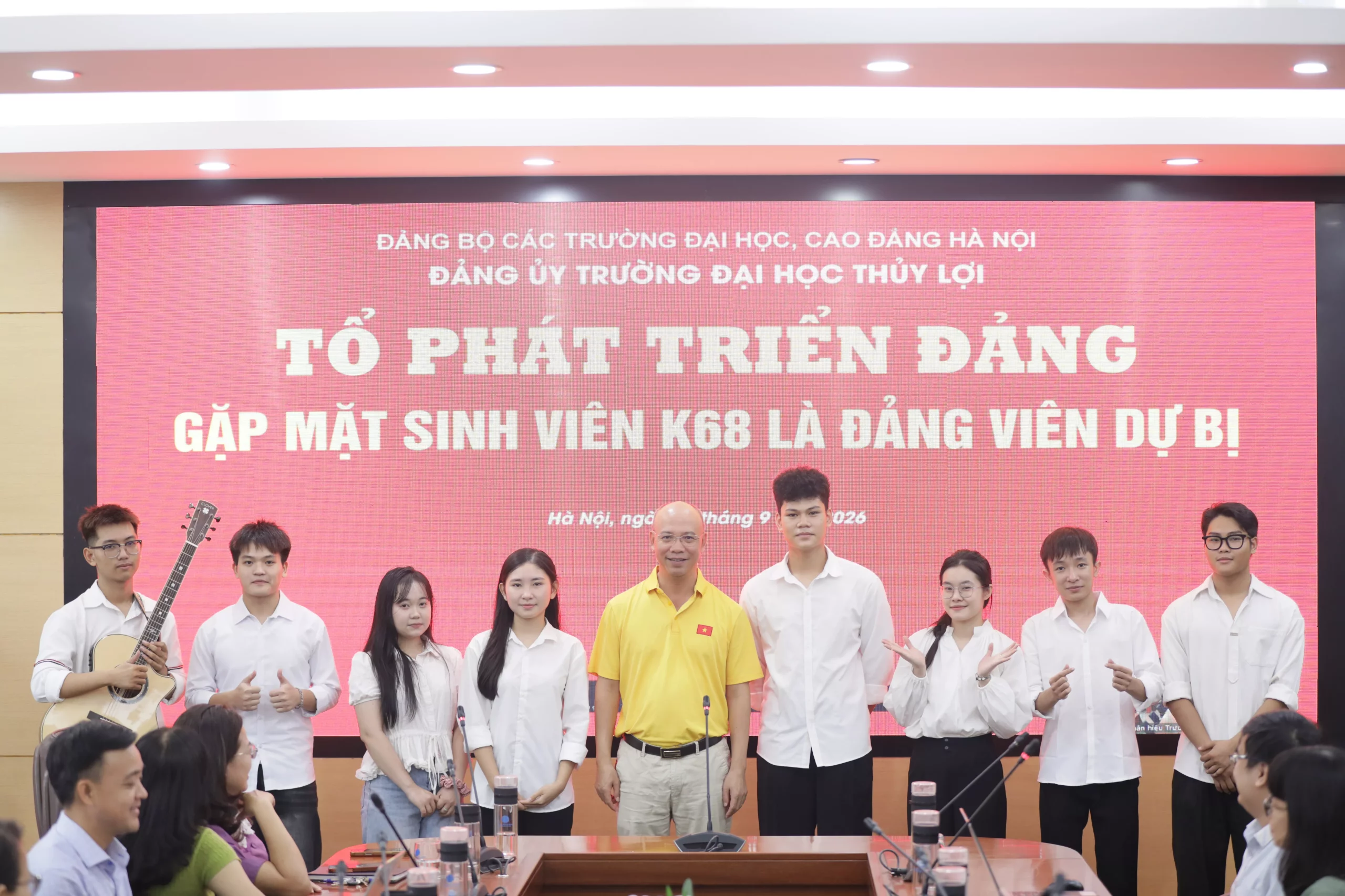 Đồng hành cùng hơn 100 đảng viên dự bị K68 trong năm học đầu tiên