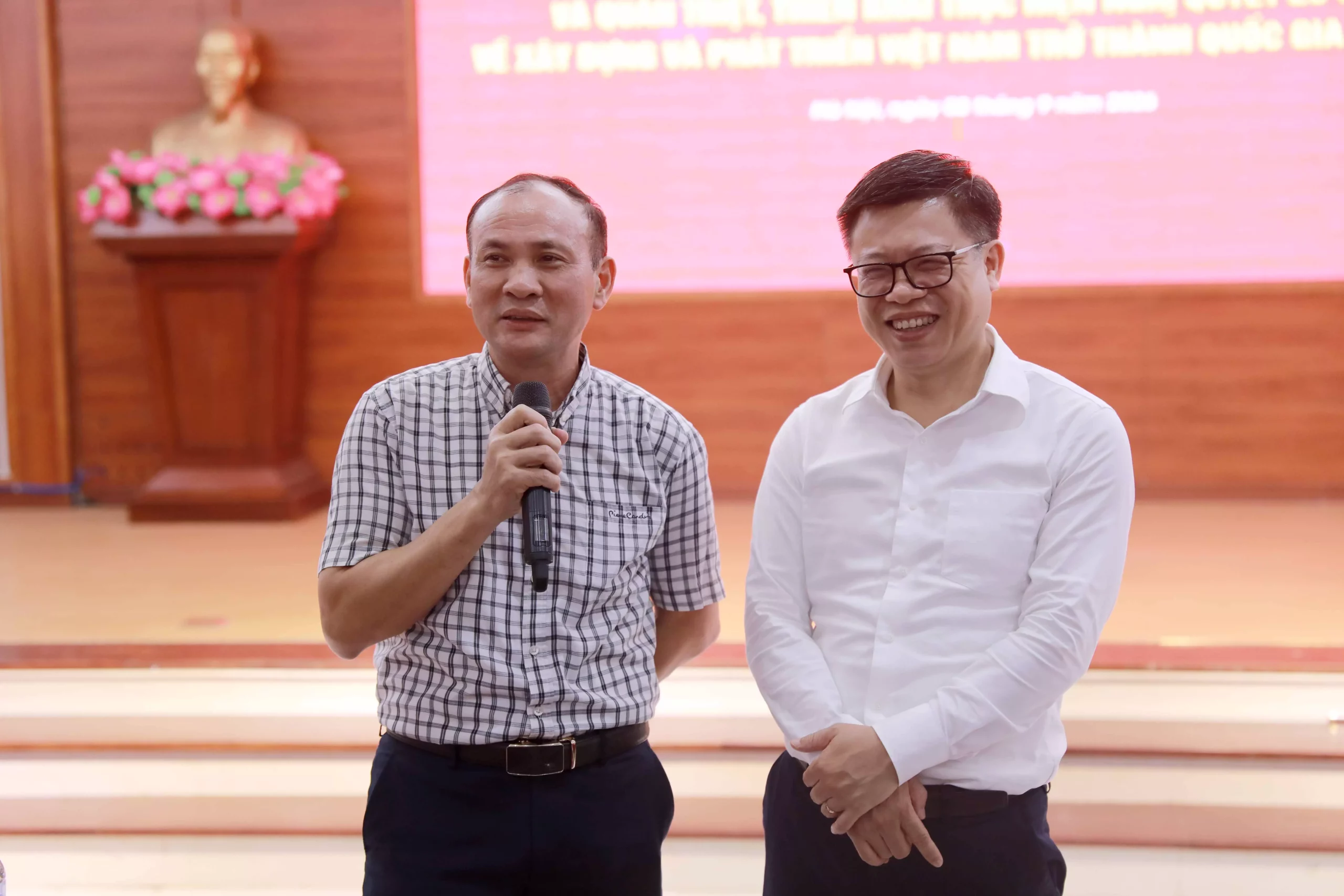 Trường Đại học Thủy lợi tổ chức Hội nghị thông tin tình hình thời sự trong nước, quốc tế và quán triệt, triển khai thực hiện Nghị quyết 20-NQ/TW