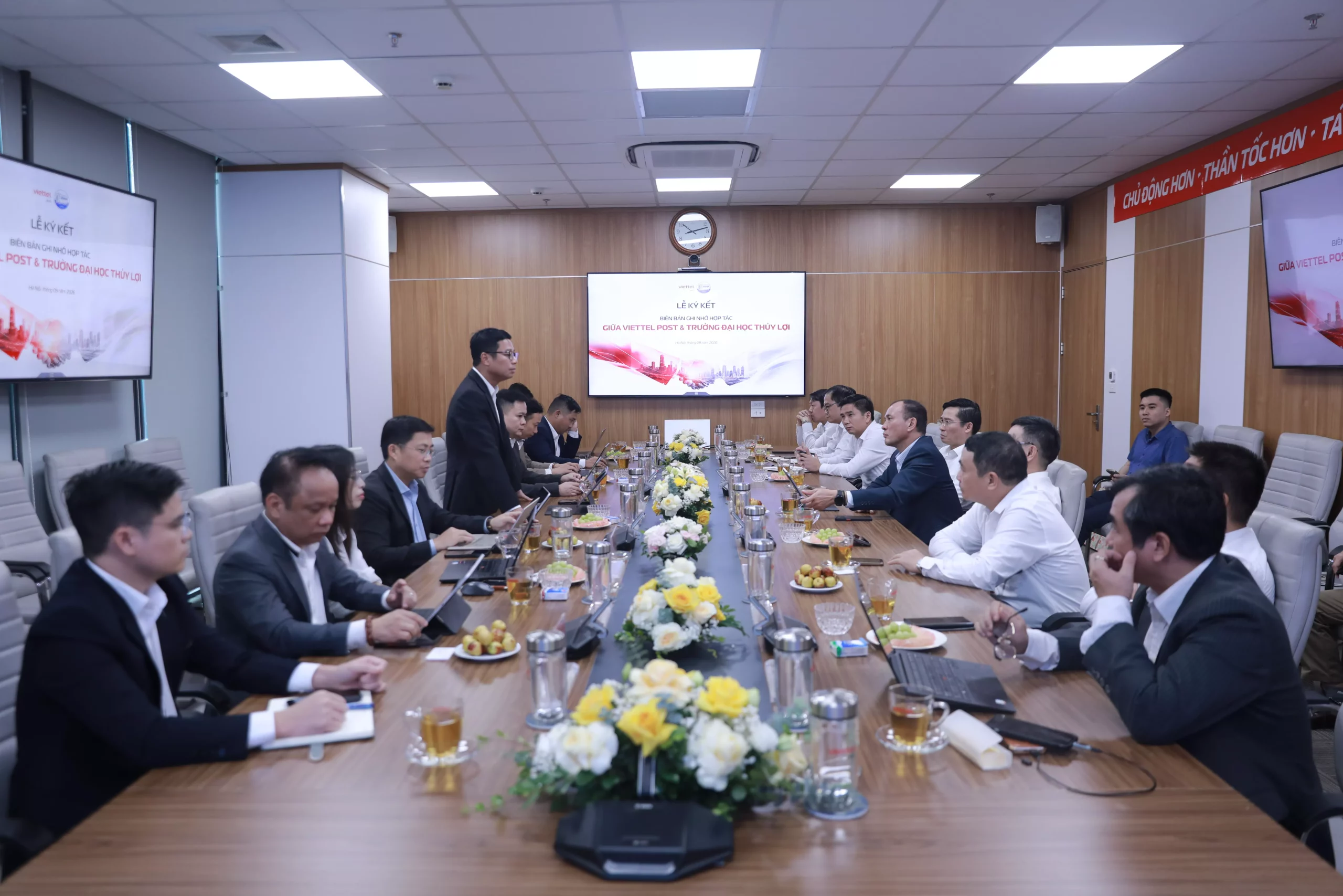 Trường Đại học Thủy lợi và Viettel Post tăng cường hợp tác đào tạo, nghiên cứu và phát triển nguồn nhân lực