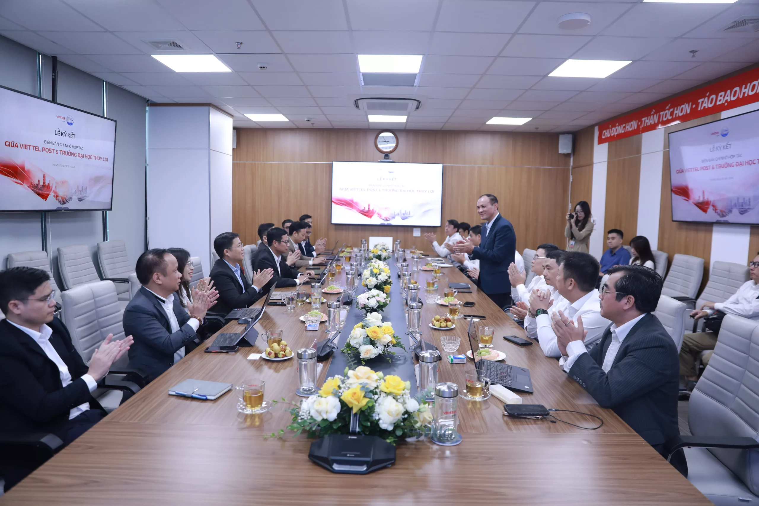 Trường Đại học Thủy lợi và Viettel Post tăng cường hợp tác đào tạo, nghiên cứu và phát triển nguồn nhân lực