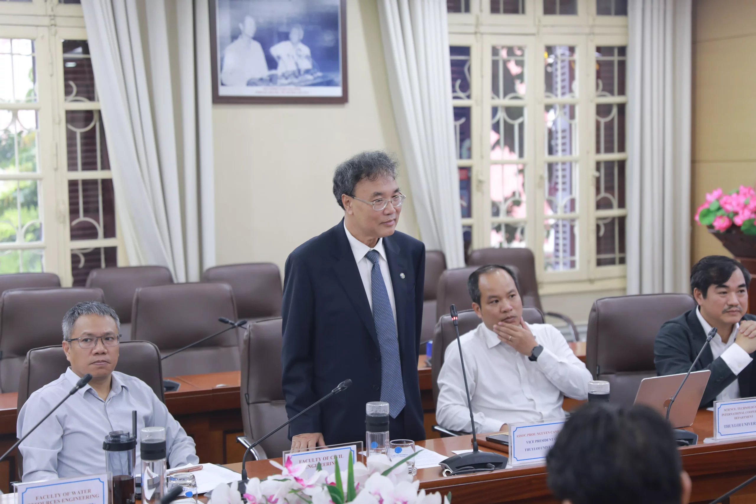 Trường Đại học Thủy lợi thúc đẩy hợp tác đào tạo và trao đổi khoa học công nghệ với đoàn Bộ Công thương CHDCND Lào