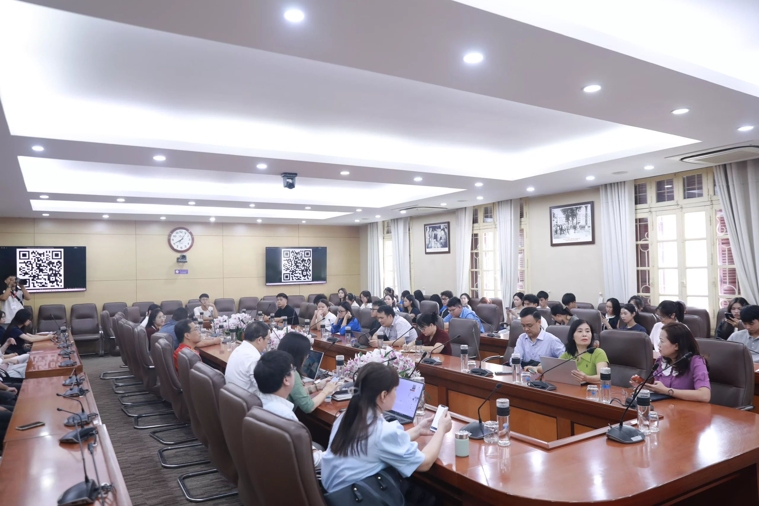 Trường Đại học Thủy lợi gặp mặt tân sinh viên K68 đã hoàn thành lớp bồi dưỡng nhận thức về Đảng