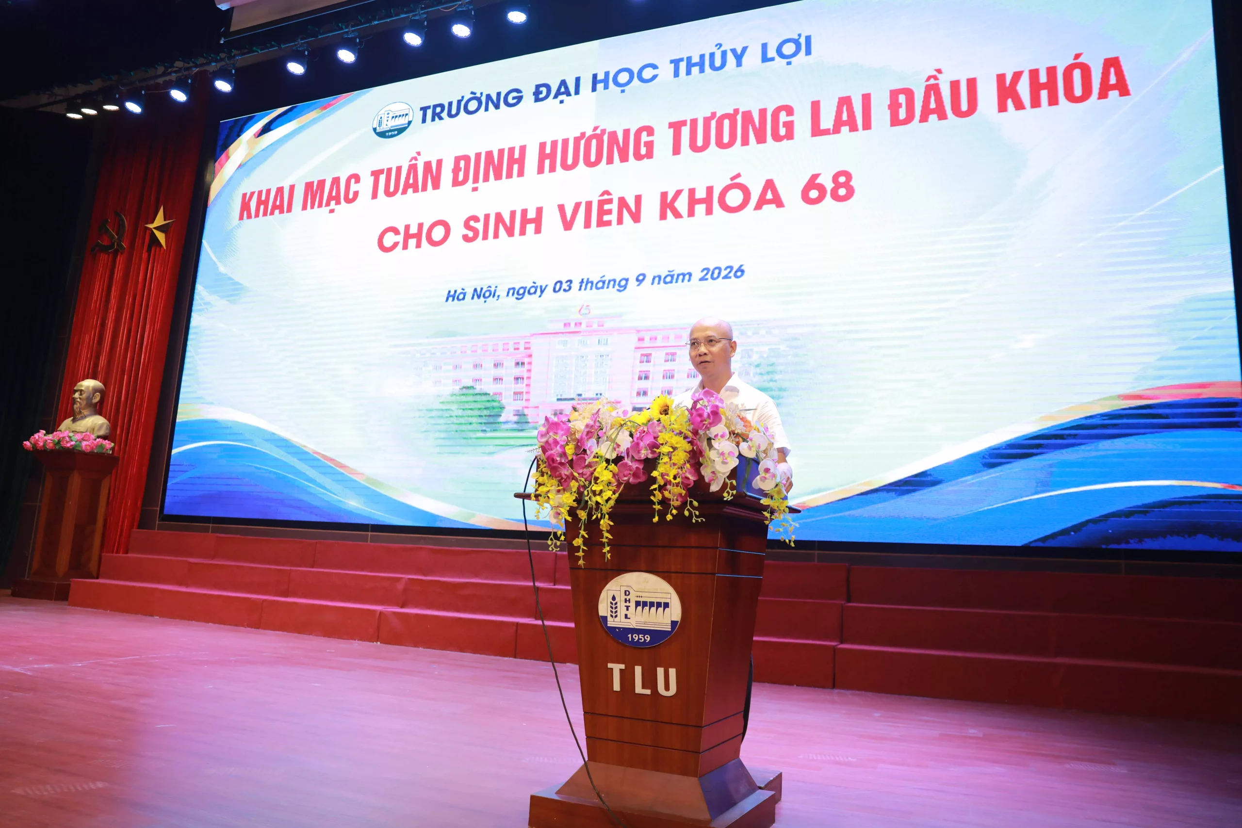 Trường Đại học Thủy lợi tổ chức Tuần đầu khóa học cho tân sinh viên khóa 68