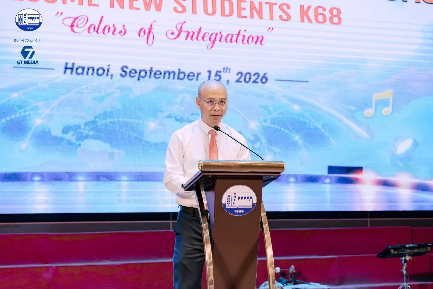 Lan tỏa sắc màu văn hóa quốc tế trong đêm Chào tân sinh viên K68