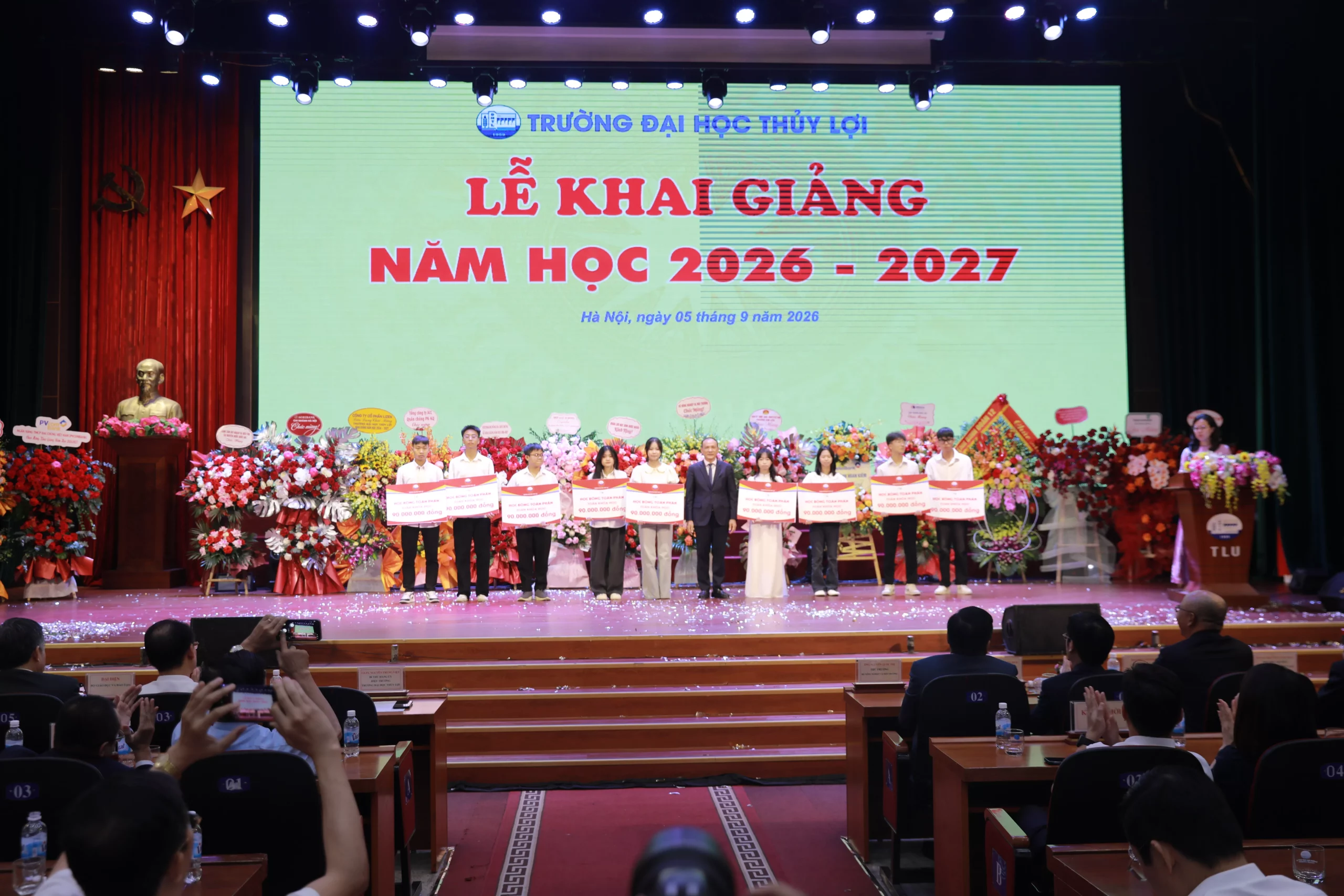 Trường Đại học Thủy lợi khai giảng năm học mới, khơi dậy khát vọng làm chủ công nghệ và phụng sự đất nước