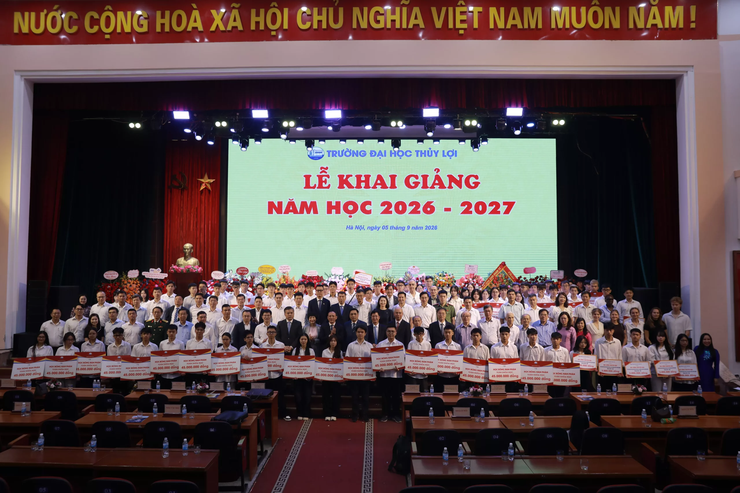 Trường Đại học Thủy lợi khai giảng năm học mới, khơi dậy khát vọng làm chủ công nghệ và phụng sự đất nước