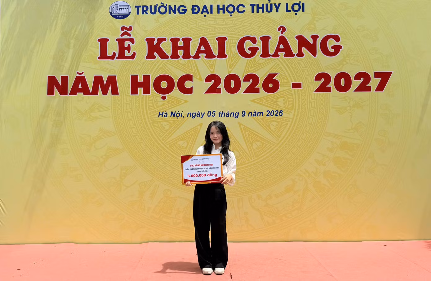 Nữ sinh Quản trị kinh doanh đạt Sinh viên xuất sắc nhất ngành và giải Ba Quốc gia về khởi nghiệp