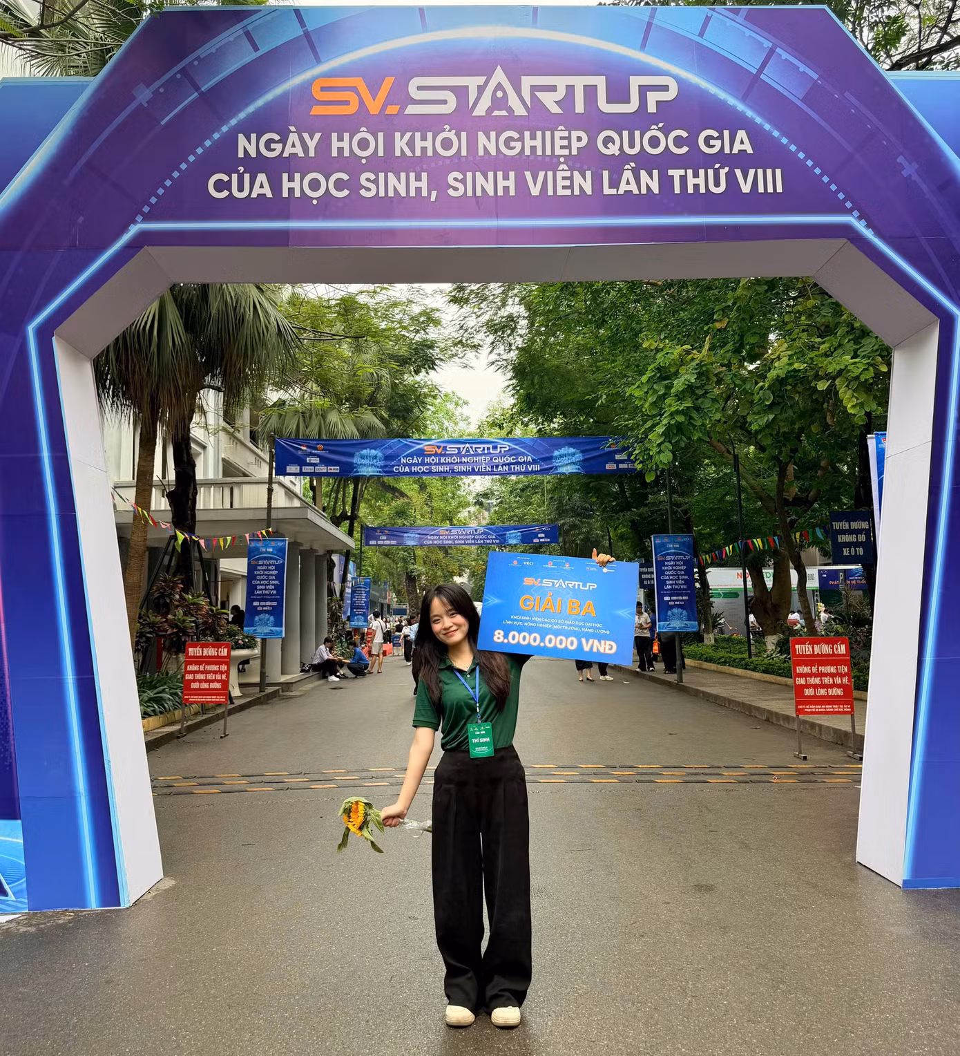 Nữ sinh Quản trị kinh doanh đạt Sinh viên xuất sắc nhất ngành và giải Ba Quốc gia về khởi nghiệp