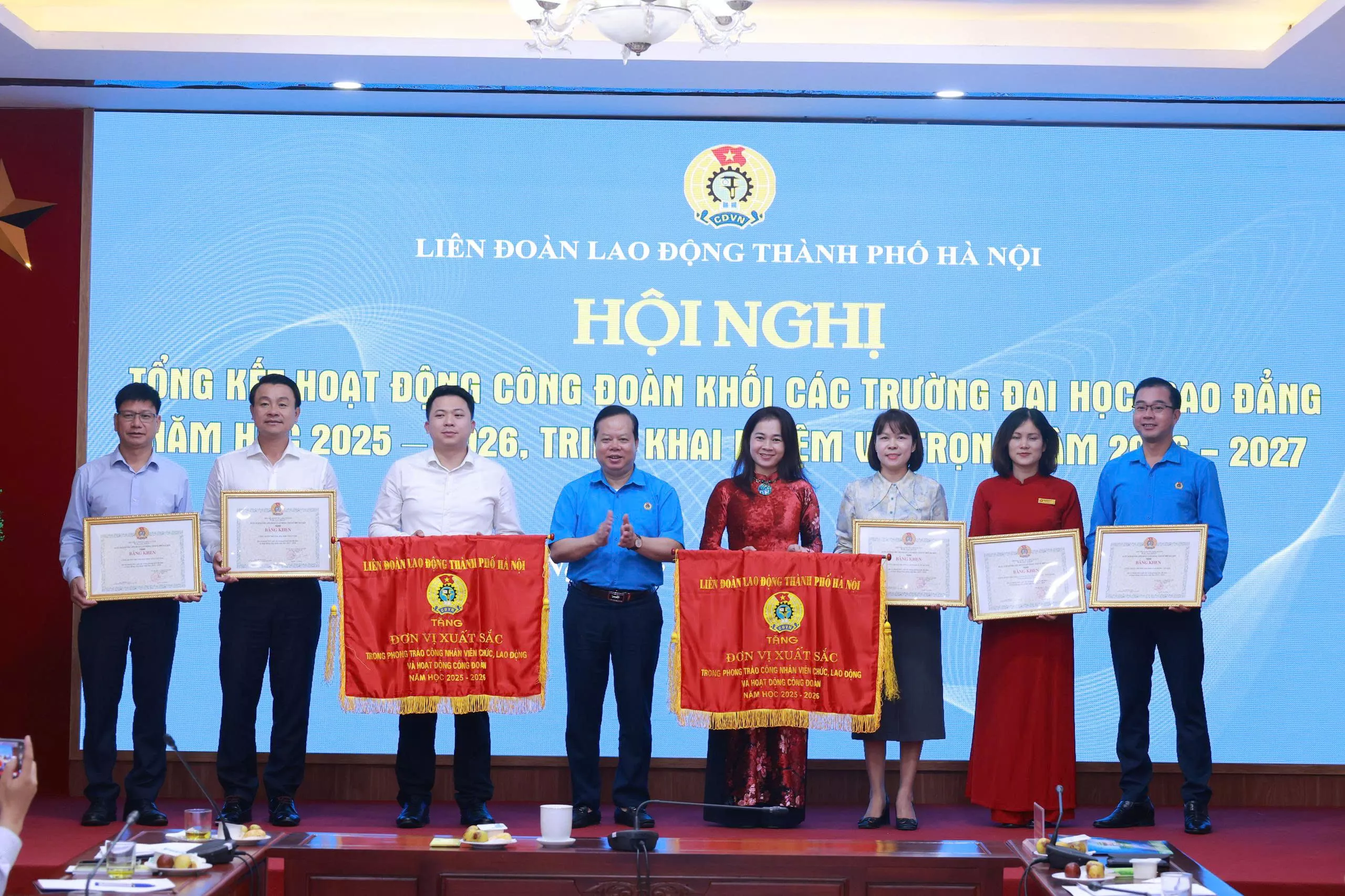 Công đoàn Trường Đại học Thủy lợi nhận Bằng khen của Liên đoàn Lao động thành phố Hà Nội: Khẳng định dấu ấn trong công tác chăm lo và phát huy dân chủ cơ sở