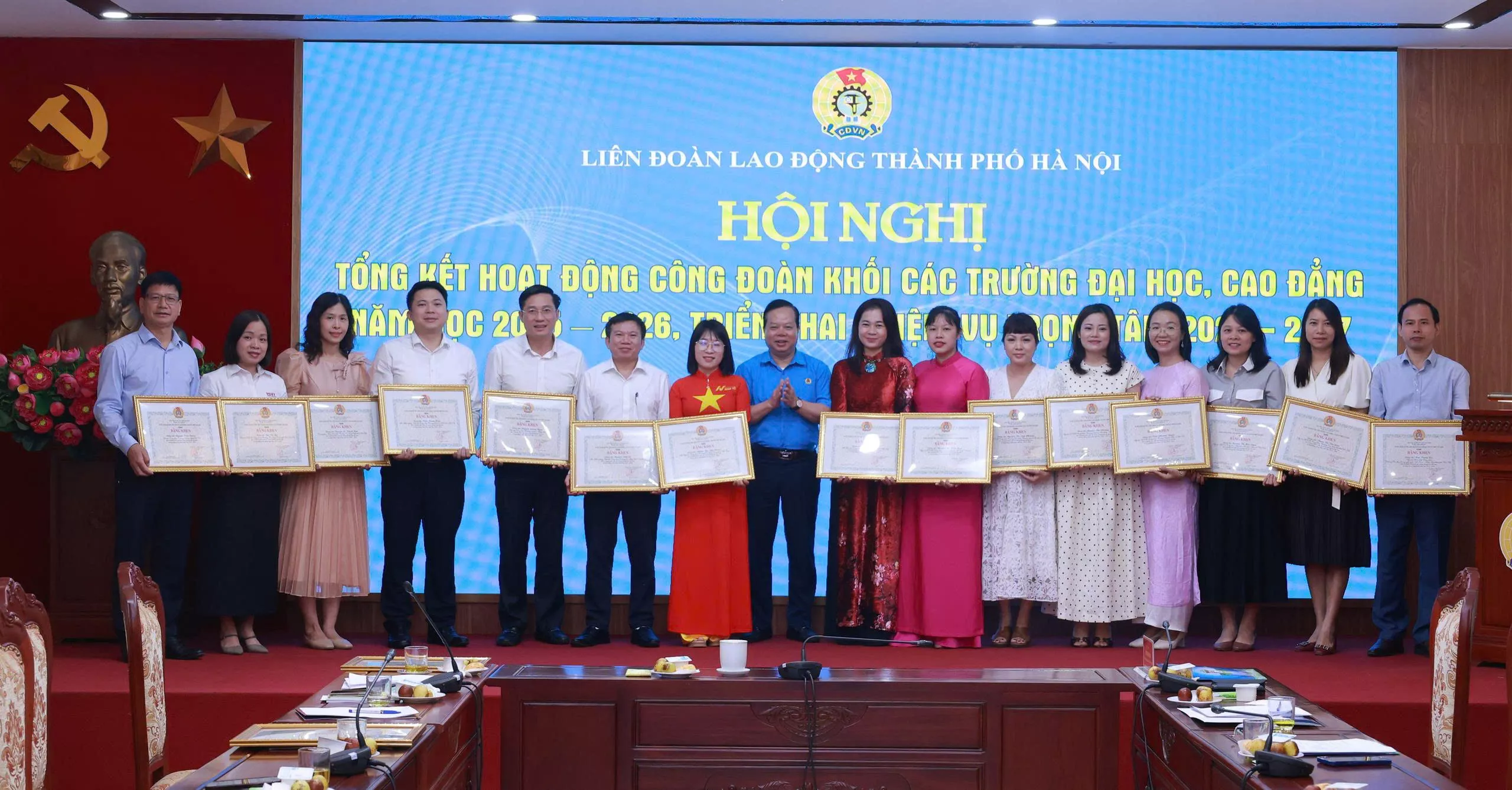 Công đoàn Trường Đại học Thủy lợi nhận Bằng khen của Liên đoàn Lao động thành phố Hà Nội: Khẳng định dấu ấn trong công tác chăm lo và phát huy dân chủ cơ sở