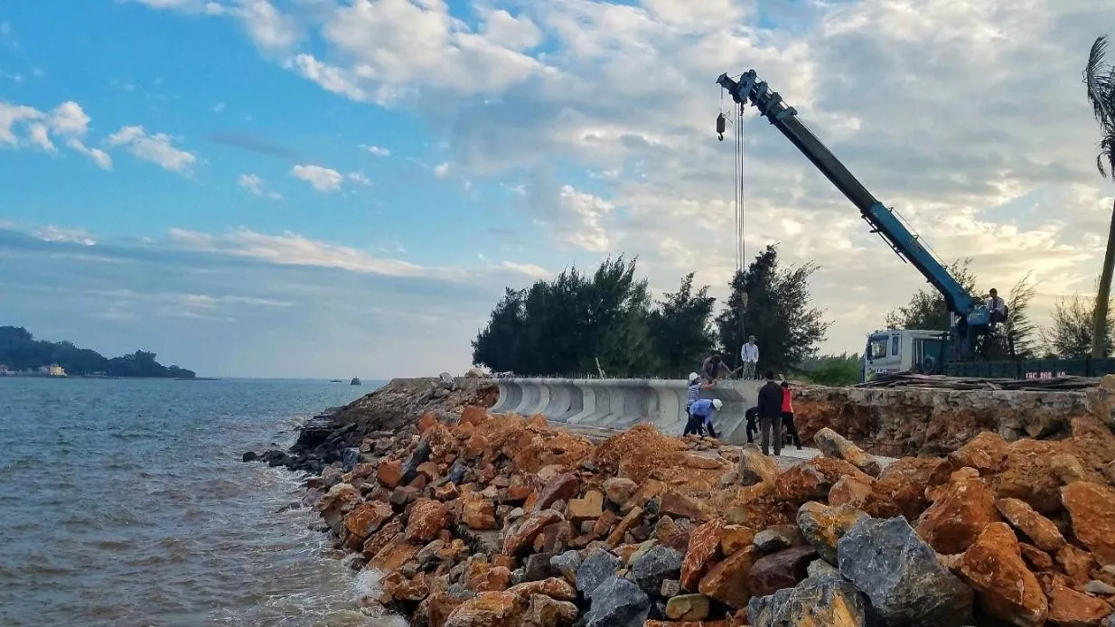 COASTAL ENGINEERING