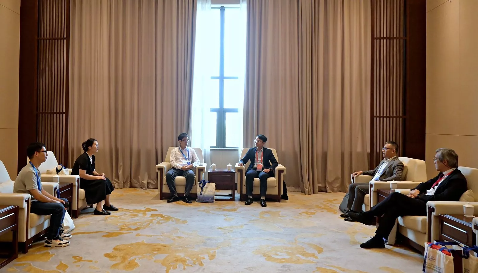 Trường Đại học Thủy lợi tiếp nhận cờ đăng cai Hội nghị quốc tế về Cửa sông và Bờ biển lần thứ 10 (ICEC 2030)
