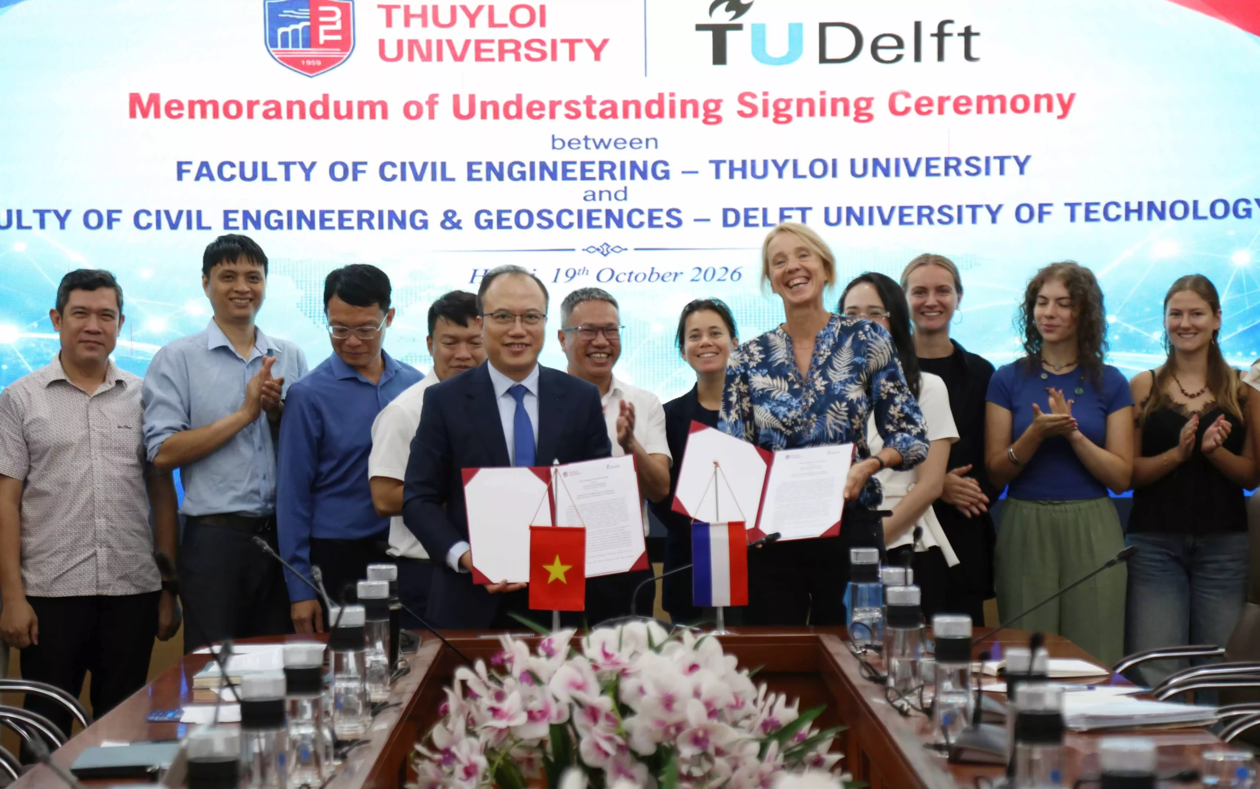 Khoa Công trình ký kết Biên bản ghi nhớ hợp tác với Khoa Kỹ thuật dân dụng và Khoa học trái đất, Đại học Công nghệ Delft