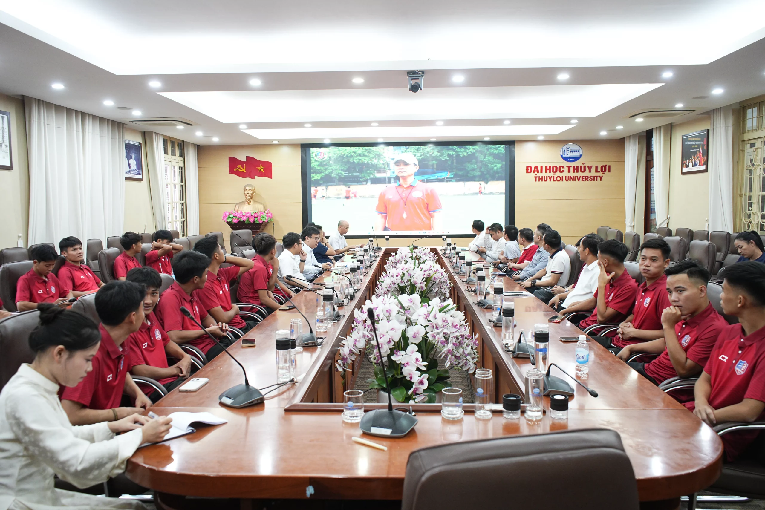 Trường Đại học Thủy lợi xuất quân, quyết tâm tiếp nối thành công tại giải bóng đá sinh viên toàn quốc