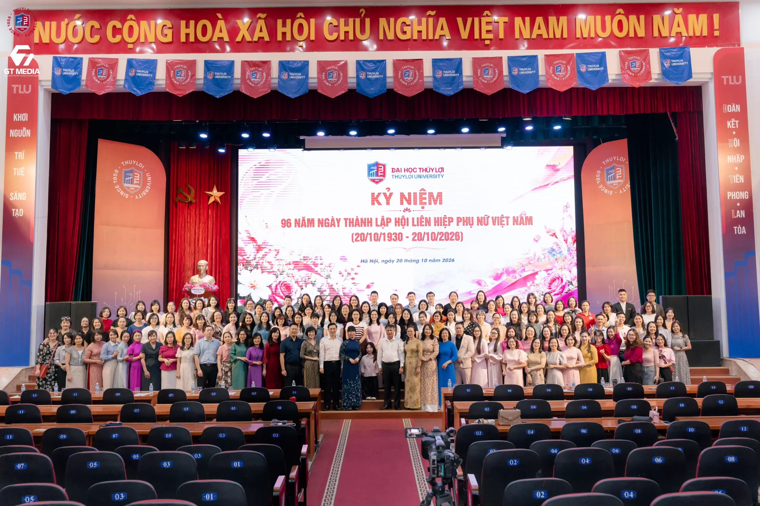 Phát huy vai trò phụ nữ trong xây dựng môi trường đại học hạnh phúc
