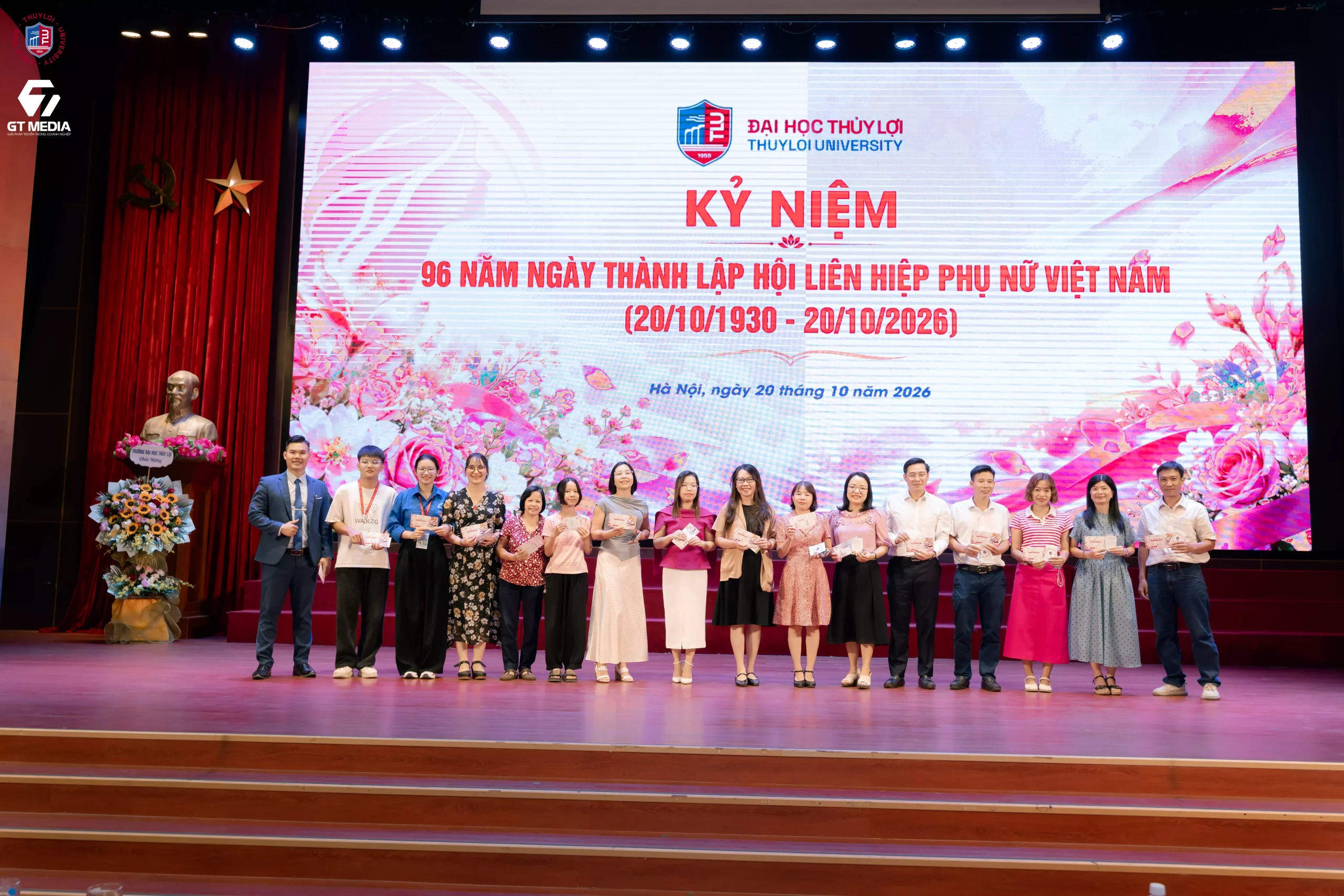Phát huy vai trò phụ nữ trong xây dựng môi trường đại học hạnh phúc